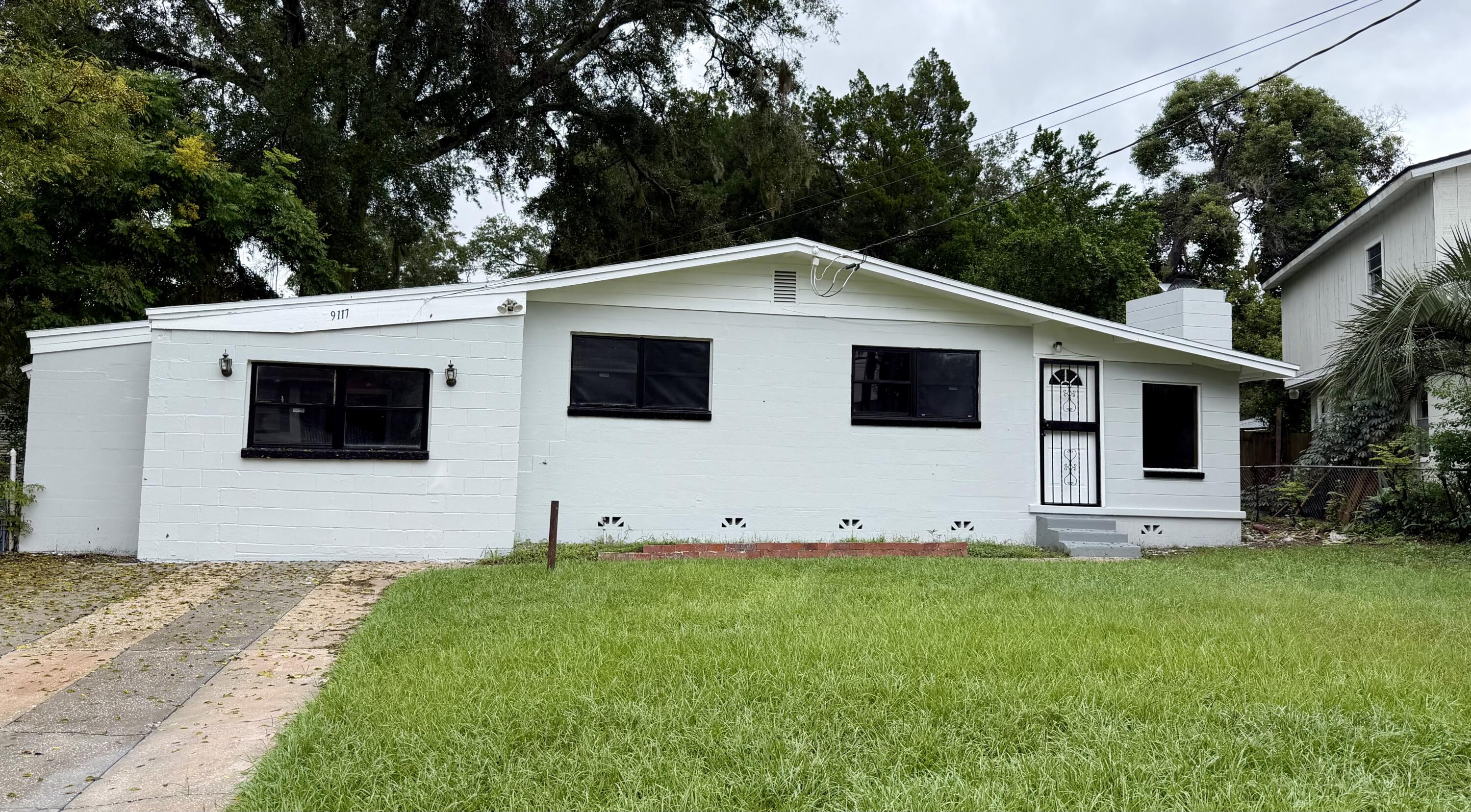 9117 Lingard Avenue Property Photo 1