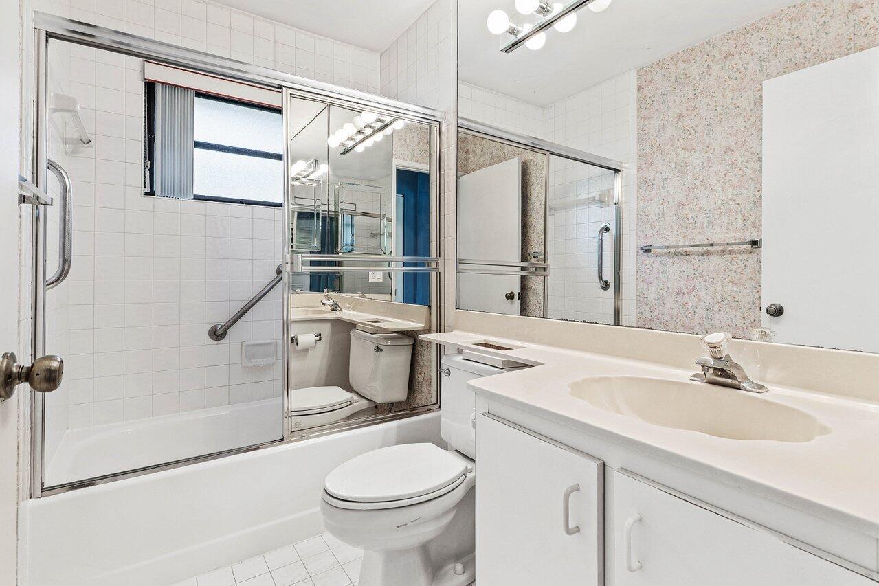10063 Andrea Lane B Property Photo 15