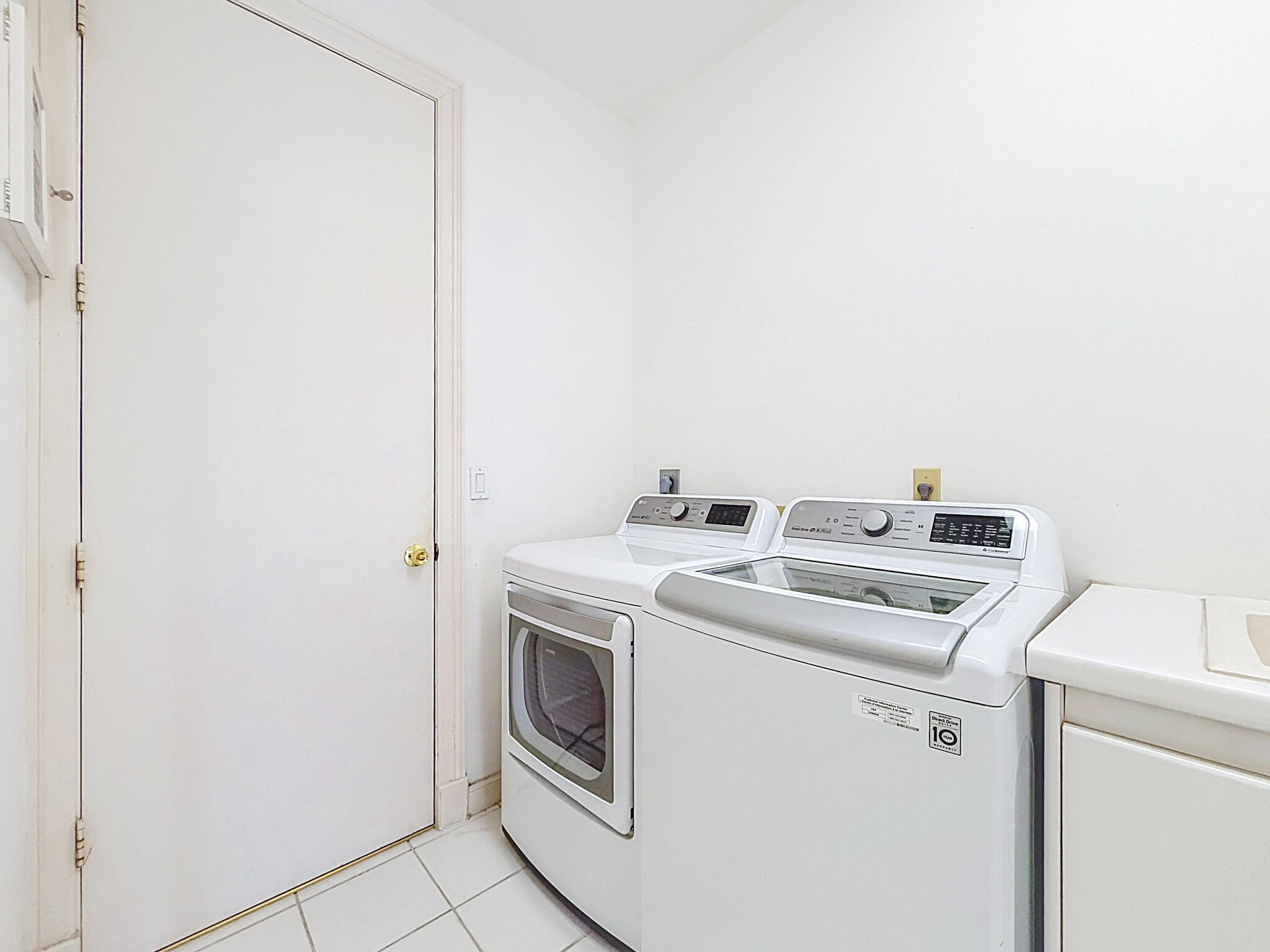 5768 Harrington Way Property Photo 24