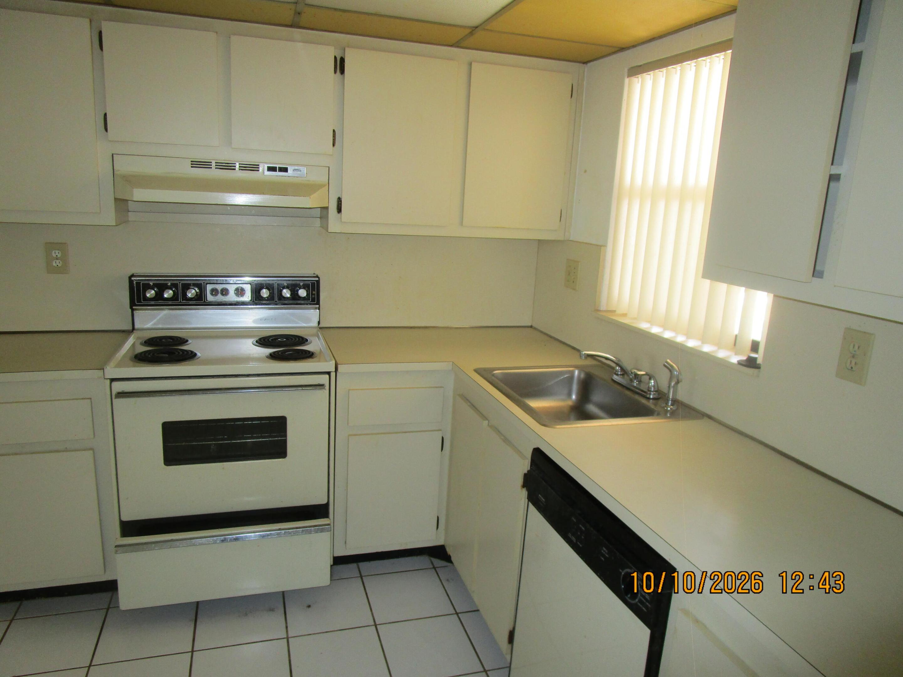 10466 Sunrise Lakes Boulevard 301 Property Photo 1