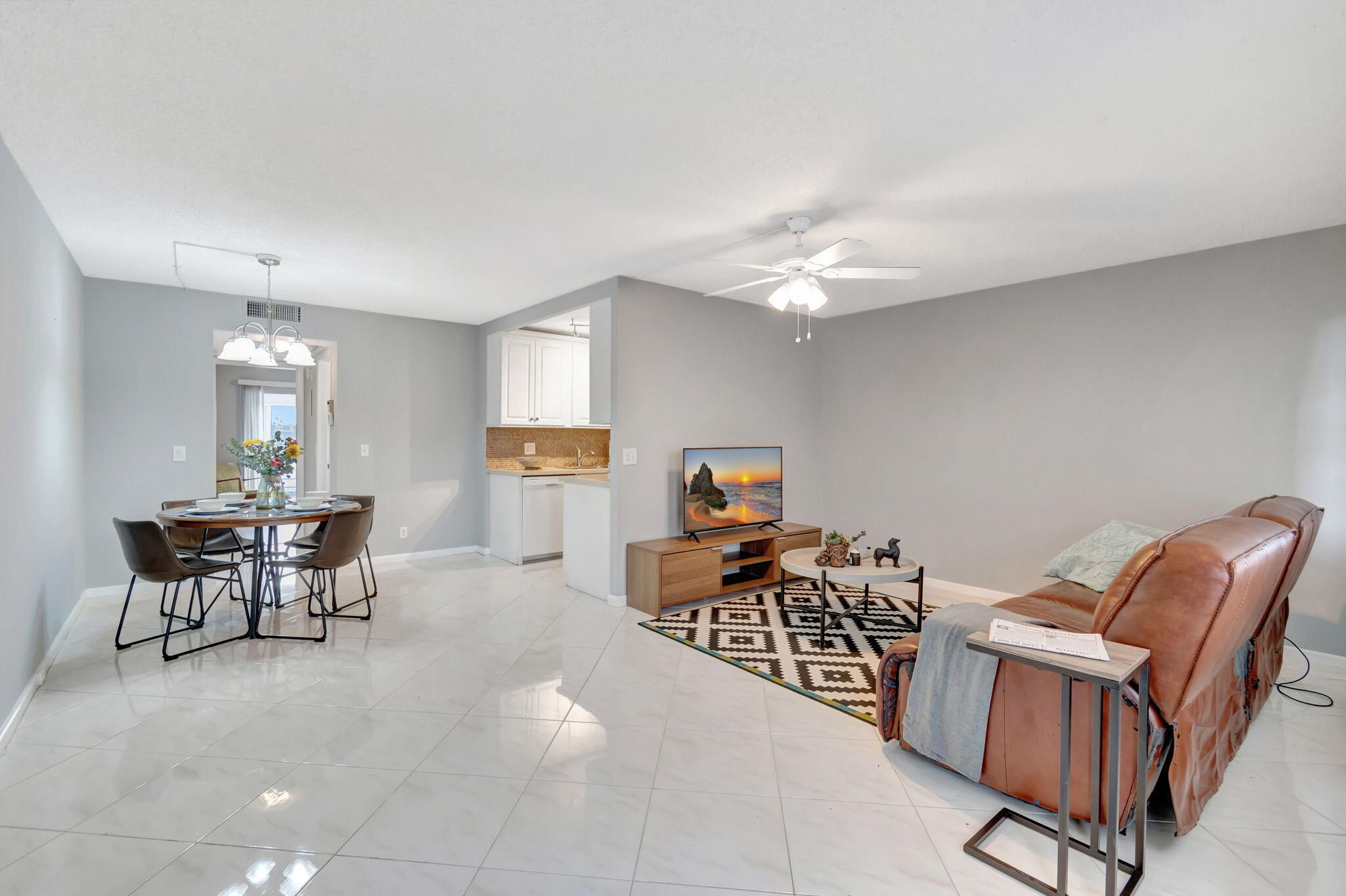 3031 Cornwall B Property Photo 1