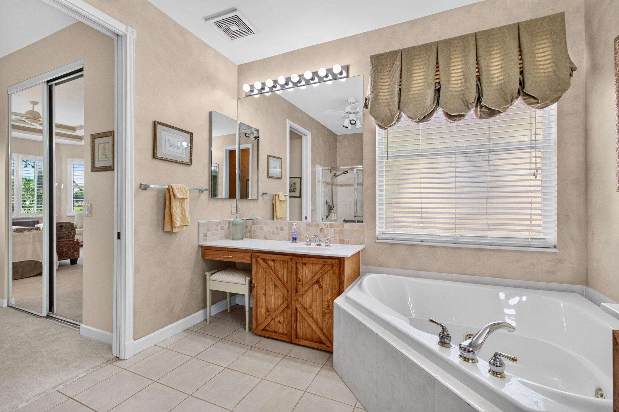 9542 Lantern Bay Circle Property Photo 39