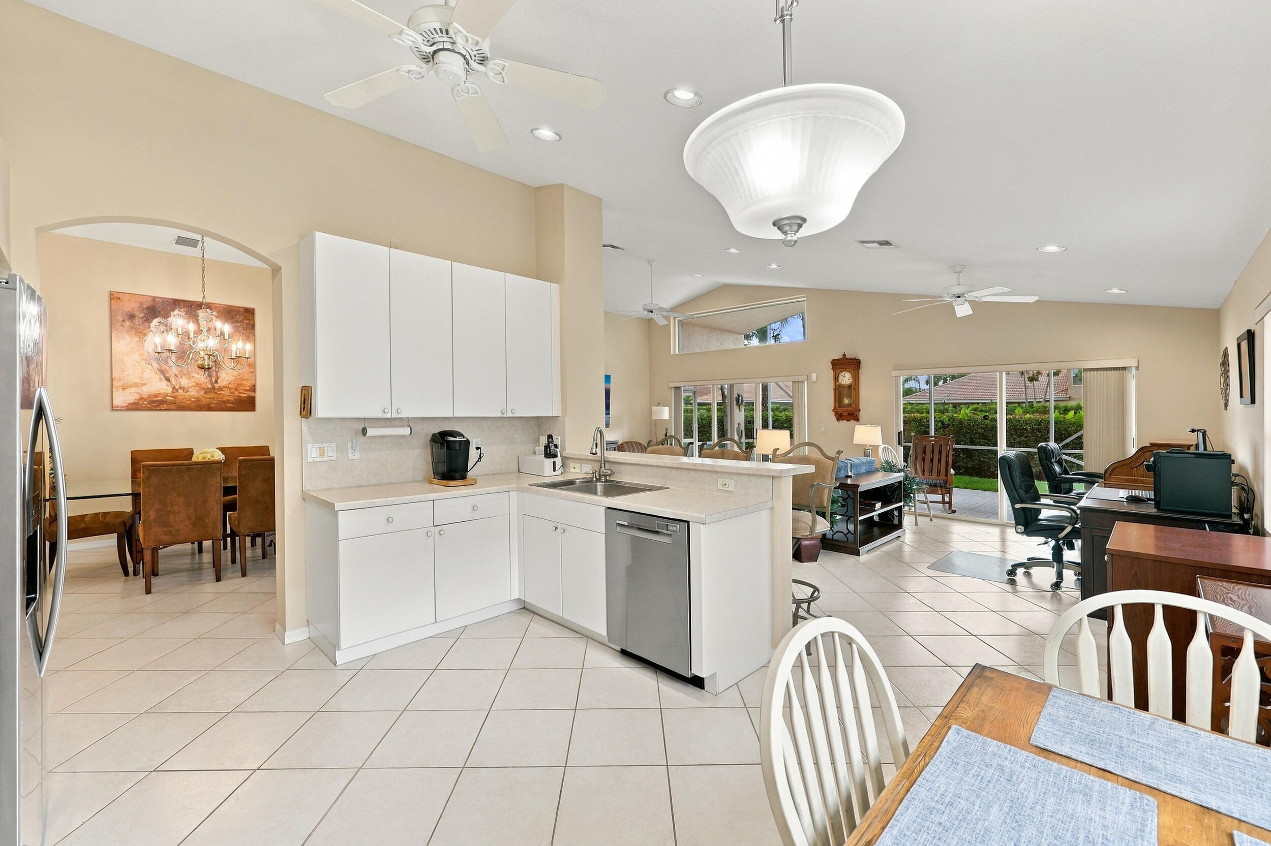 7207 Lombardy Street Property Photo 6