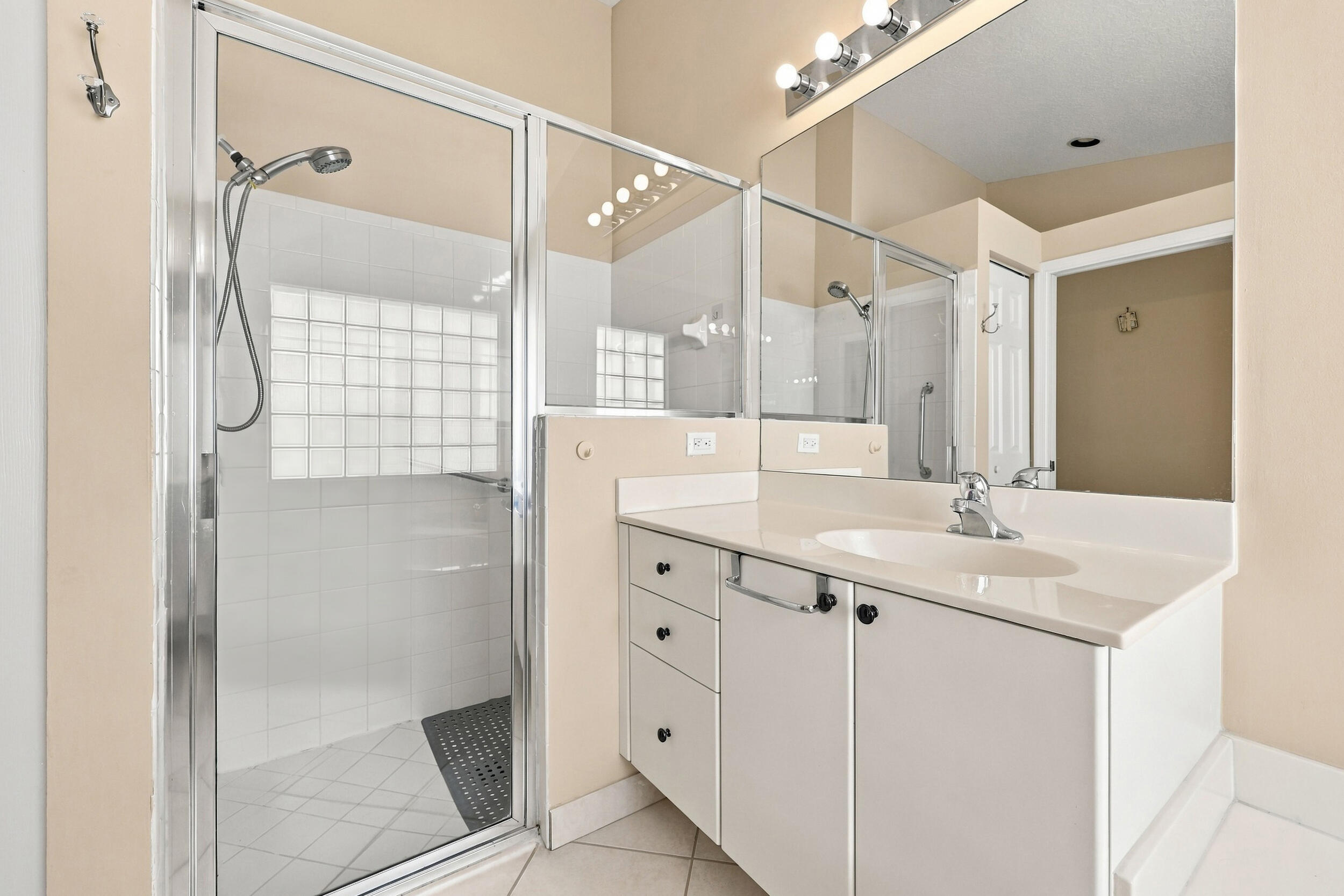 7207 Lombardy Street Property Photo 17
