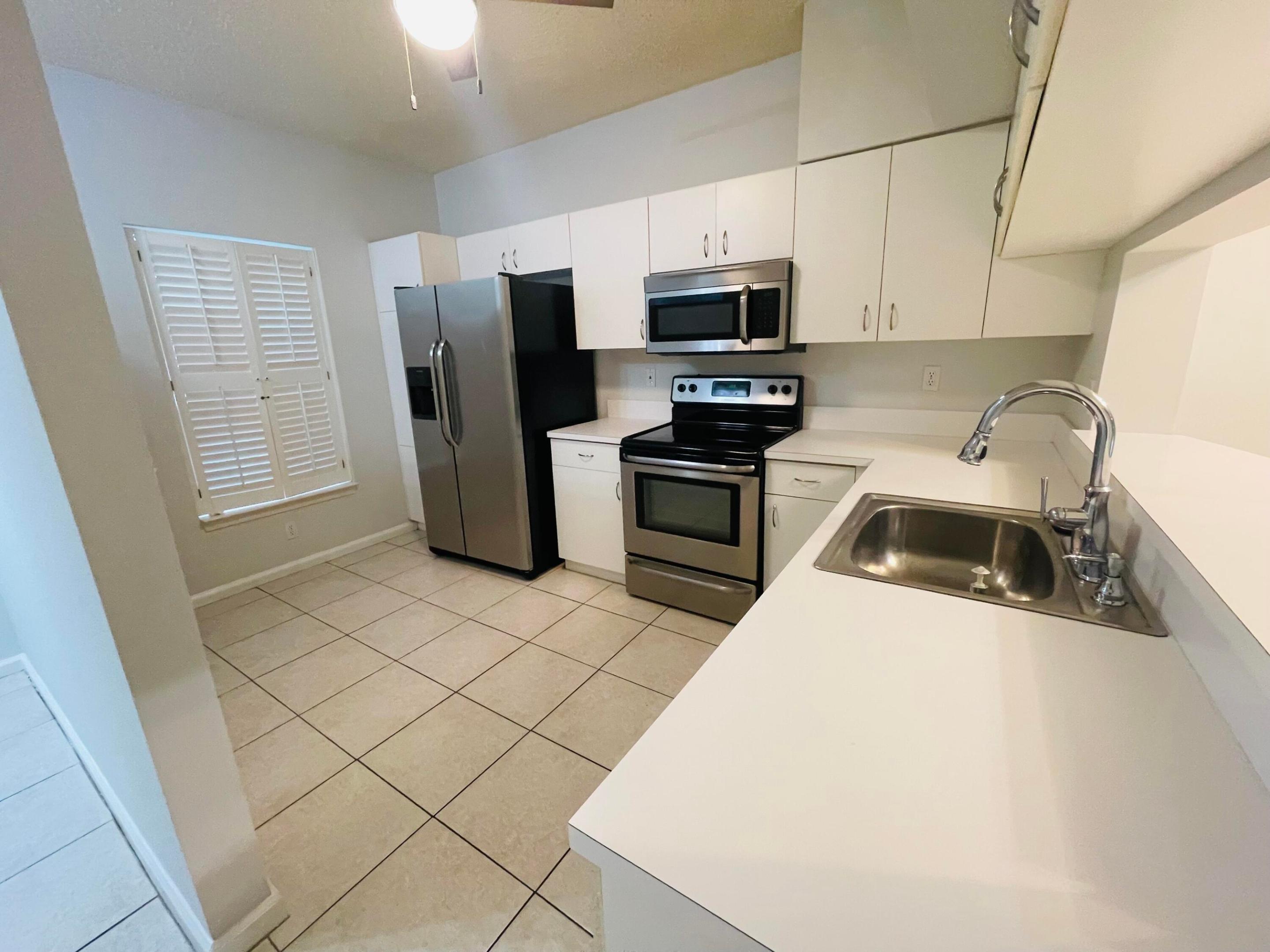939 Kokomo Key Lane Property Photo 6