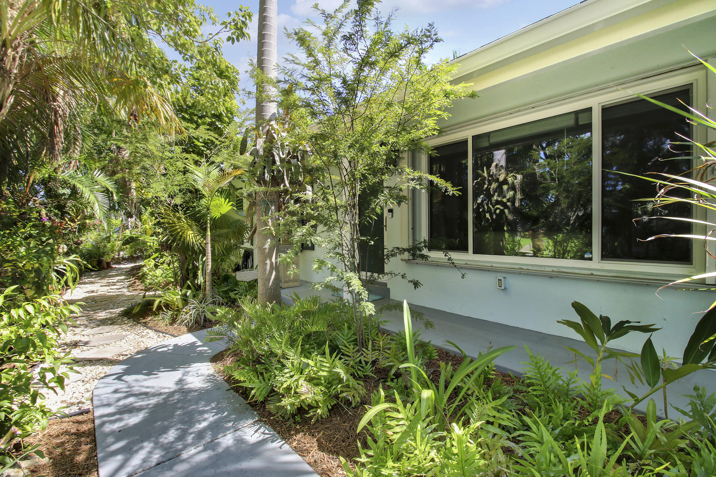 528 Driftwood Road Property Photo 1