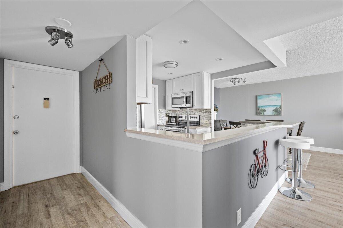 630 Ocean Drive 407 Property Photo 9