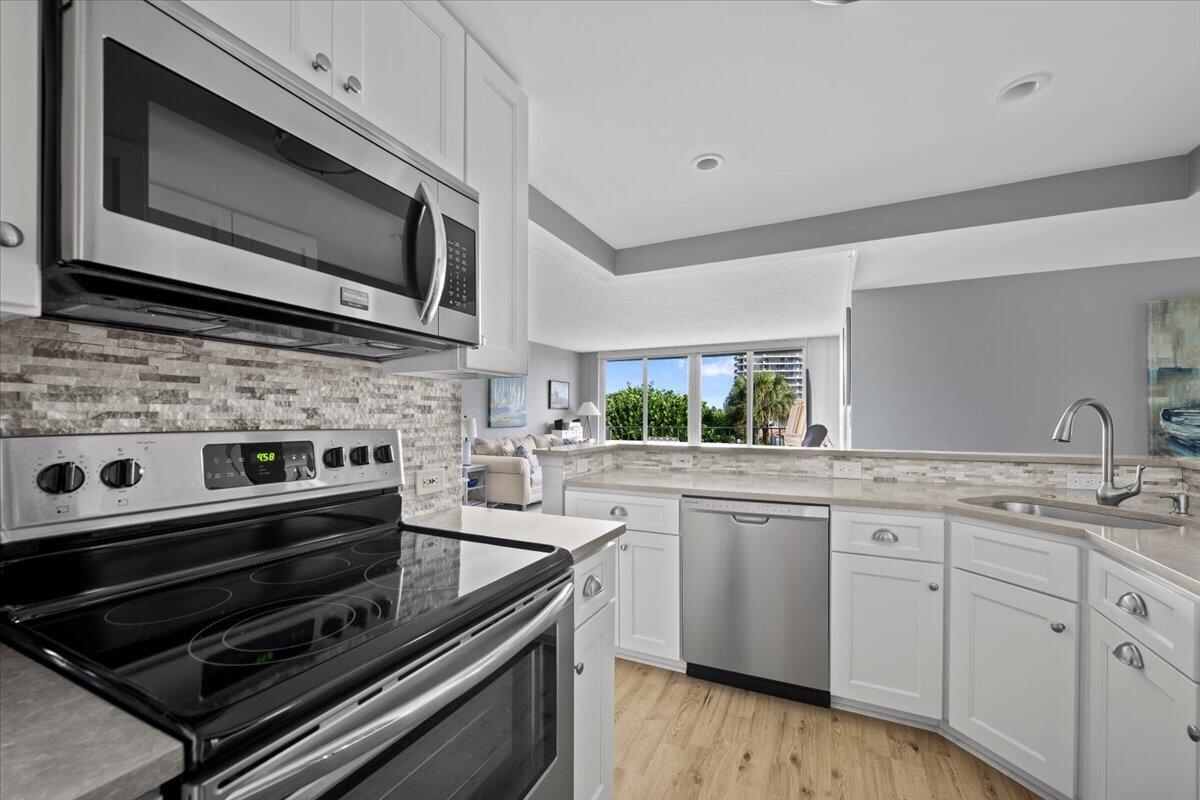 630 Ocean Drive 407 Property Photo 11