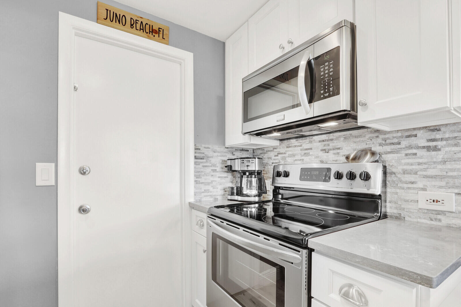 630 Ocean Drive 407 Property Photo 13
