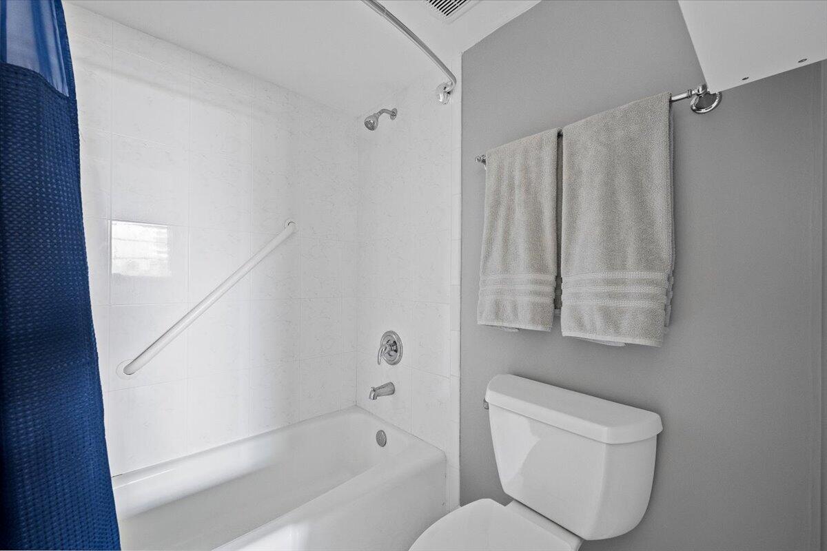 630 Ocean Drive 407 Property Photo 19