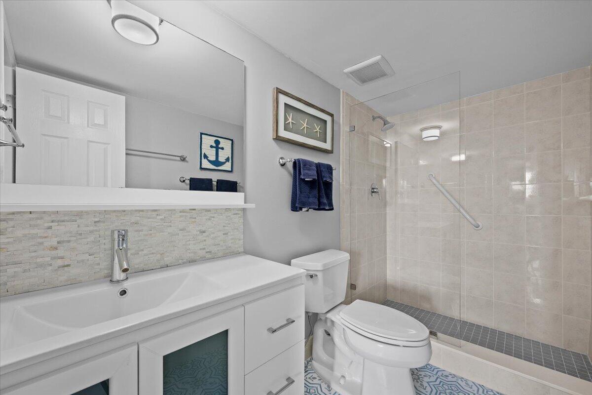 630 Ocean Drive 407 Property Photo 22