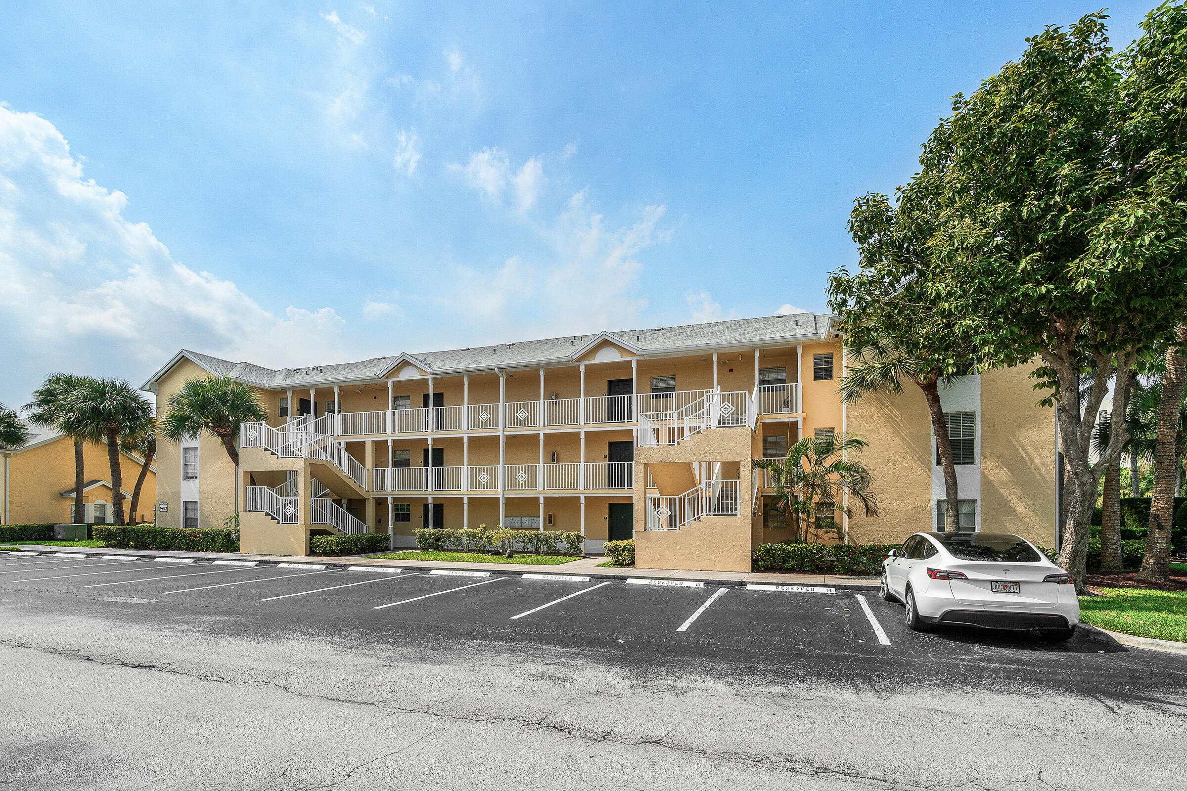 6283 La Costa Drive E Property Photo 1