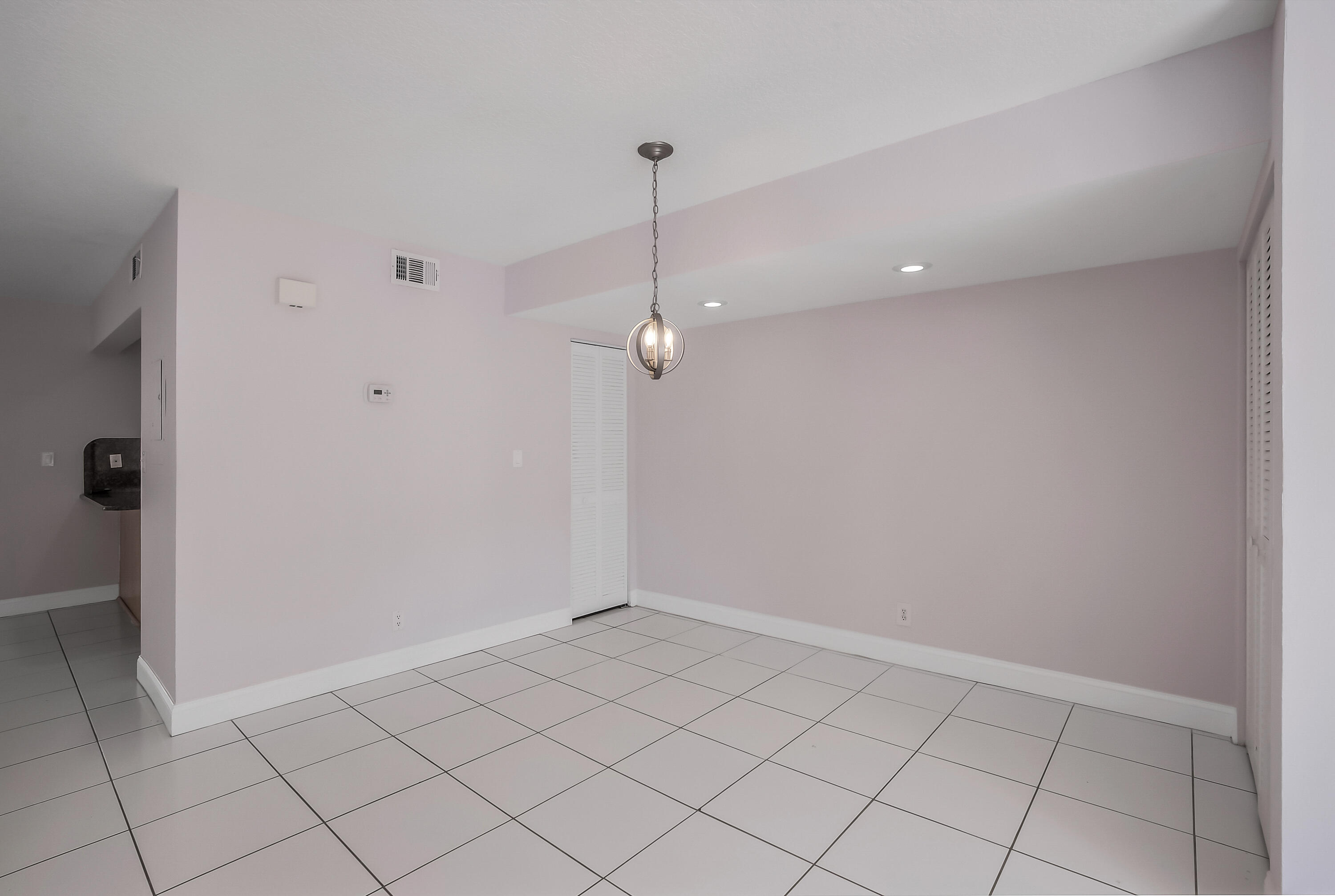 3015 Oaktree Lane Unit 277 Property Photo 8