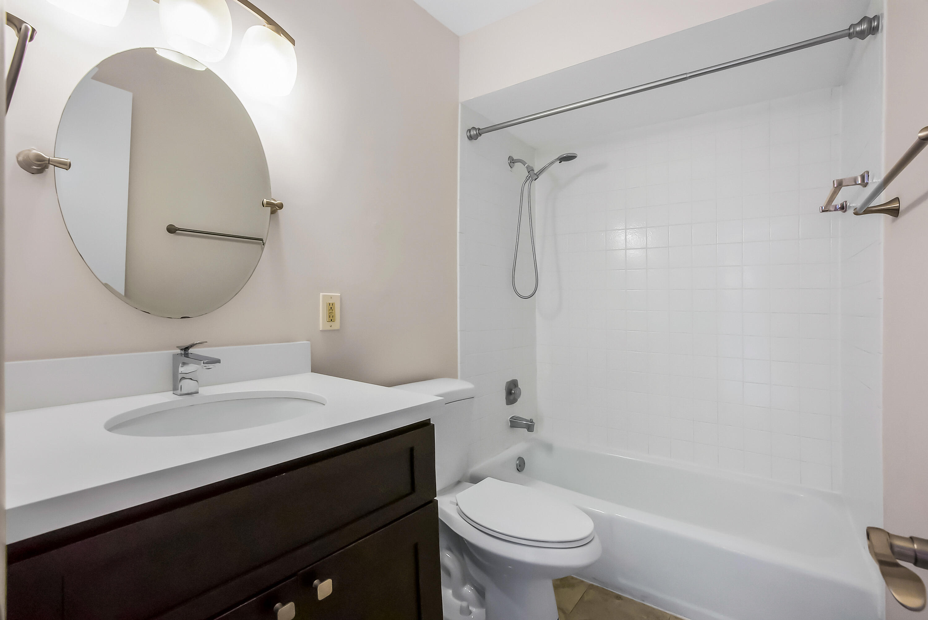 3015 Oaktree Lane Unit 277 Property Photo 17