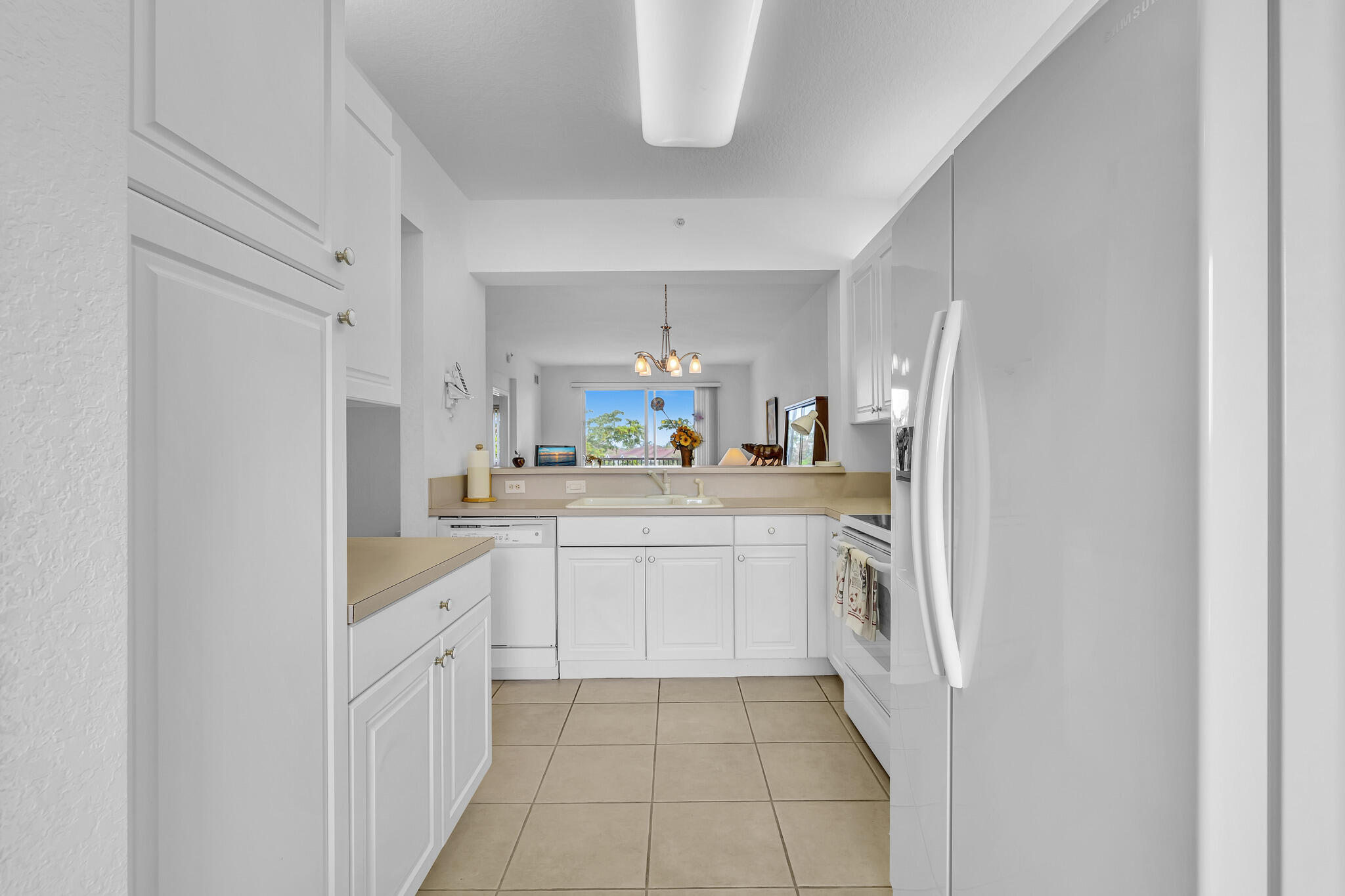 7775 Yardley Drive 403 Property Photo 7
