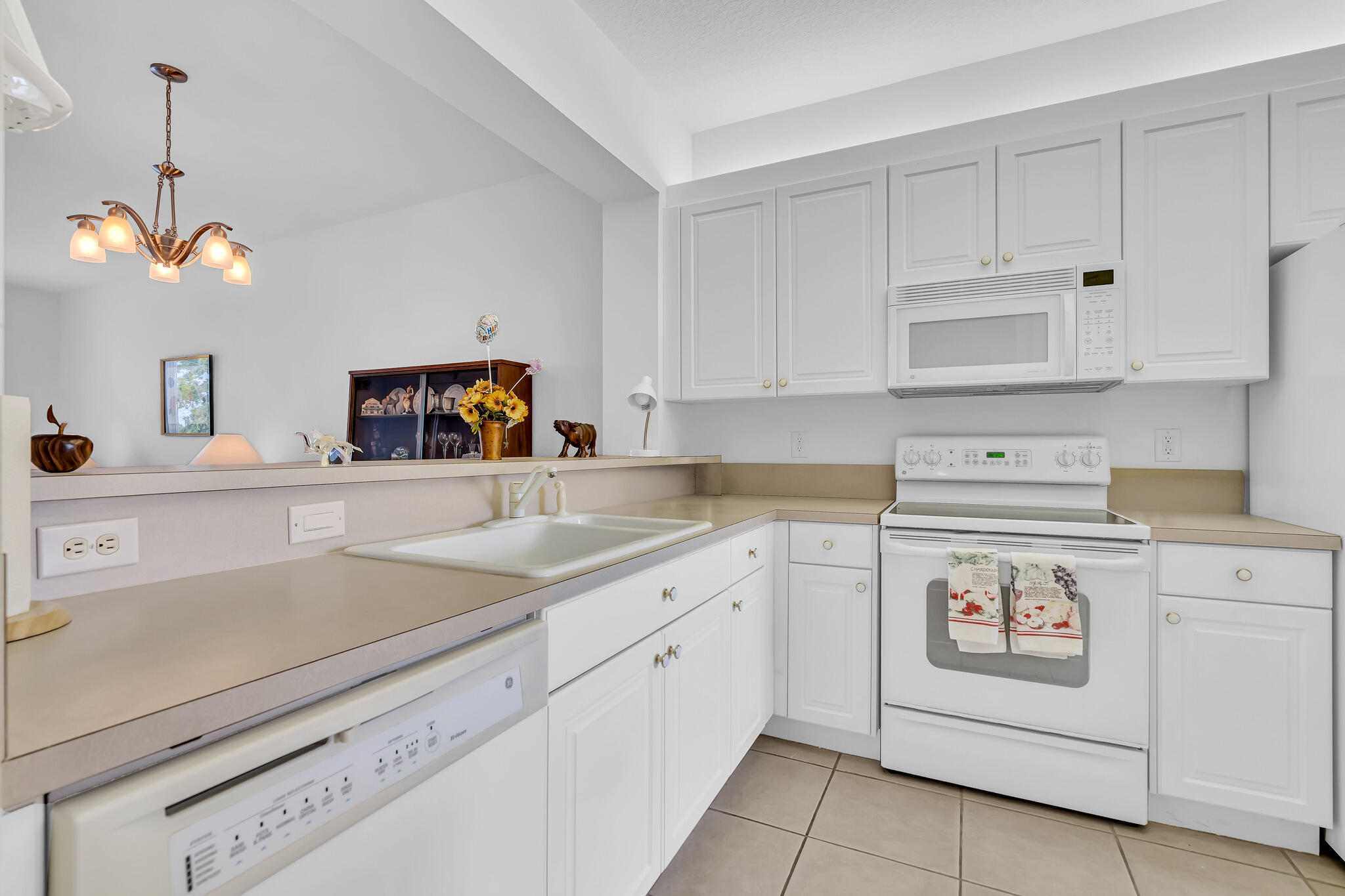 7775 Yardley Drive 403 Property Photo 10