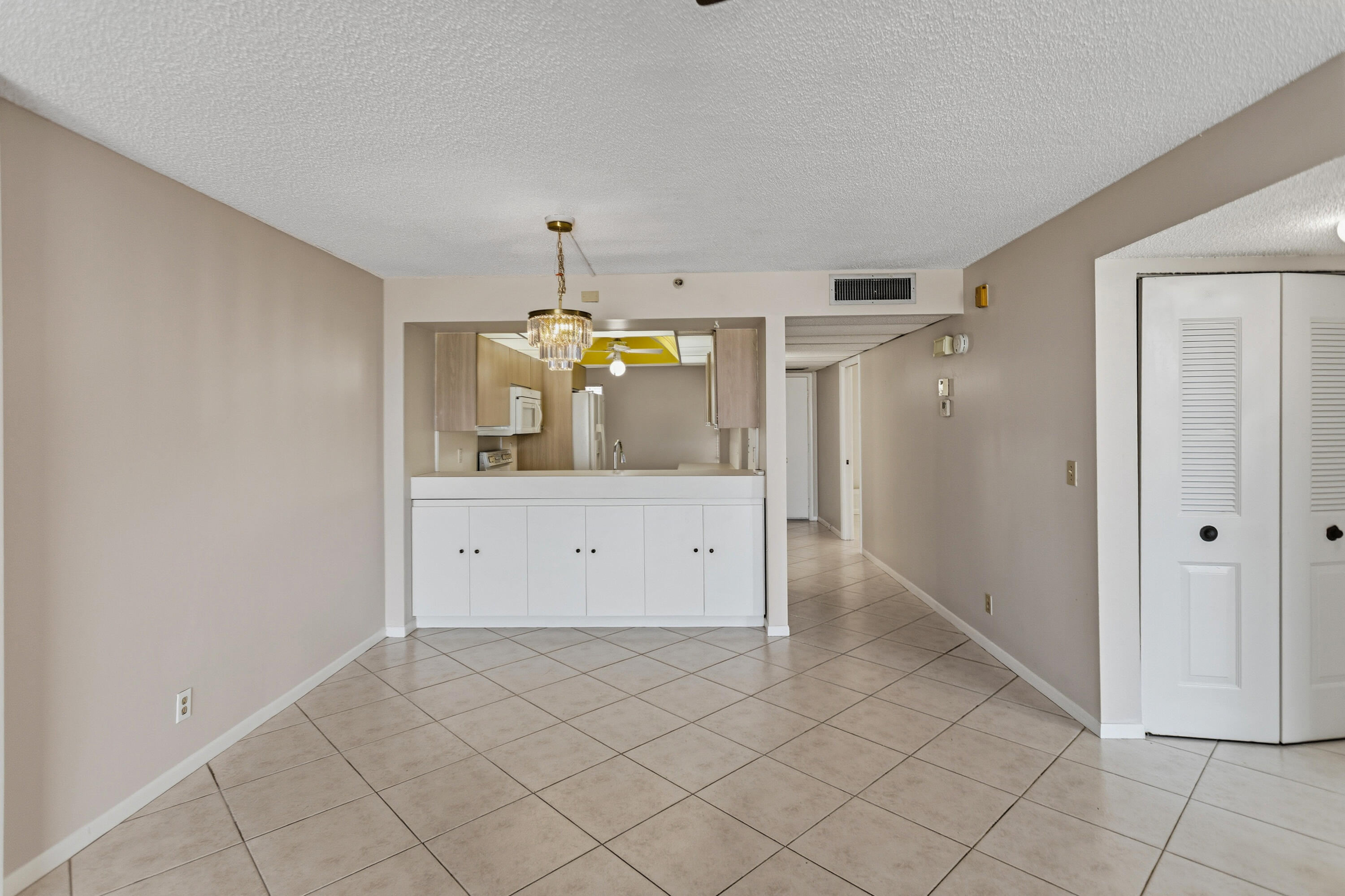 17 Royal Palm Way 6010 Property Photo 10