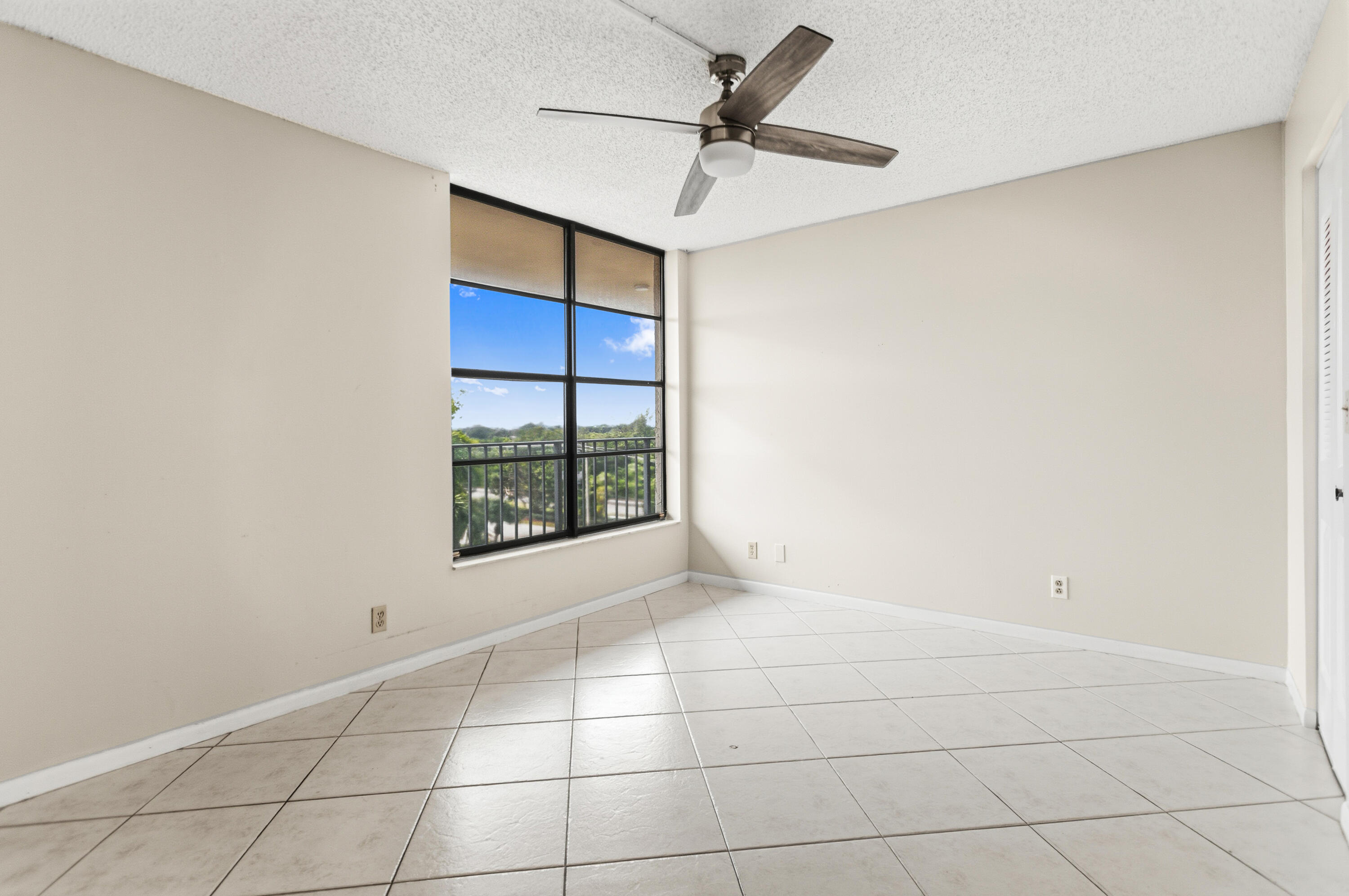 17 Royal Palm Way 6010 Property Photo 27
