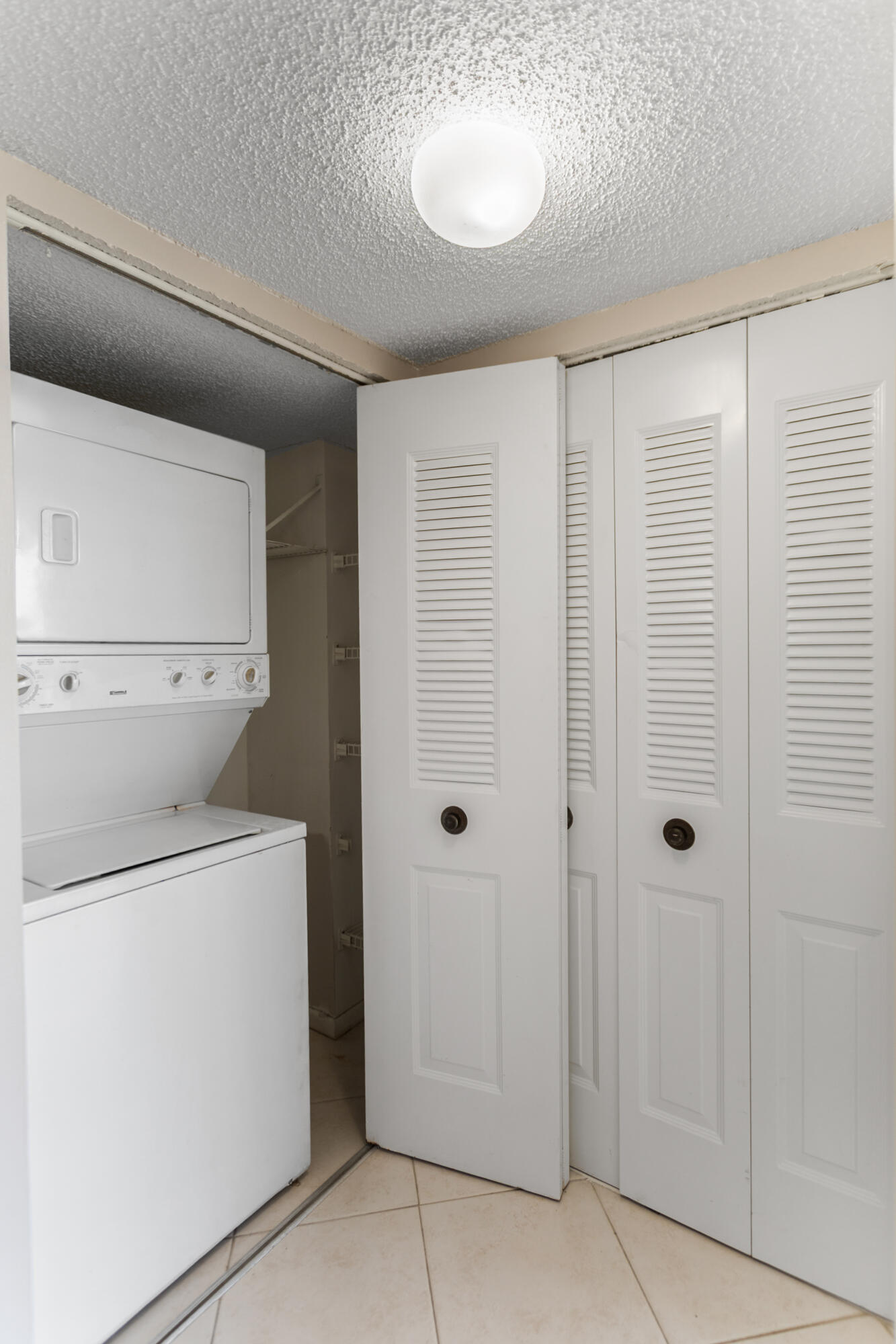 17 Royal Palm Way 6010 Property Photo 32