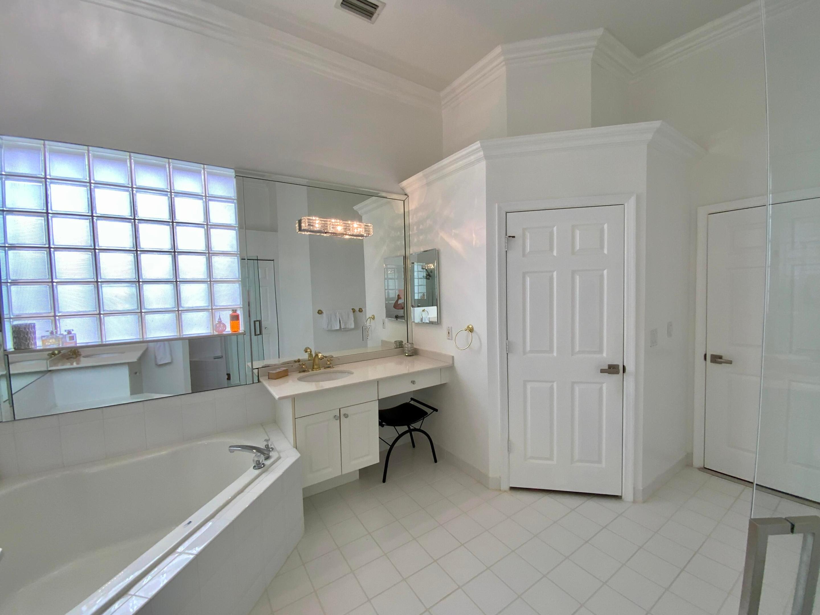 7200 Demedici Circle Property Photo 17