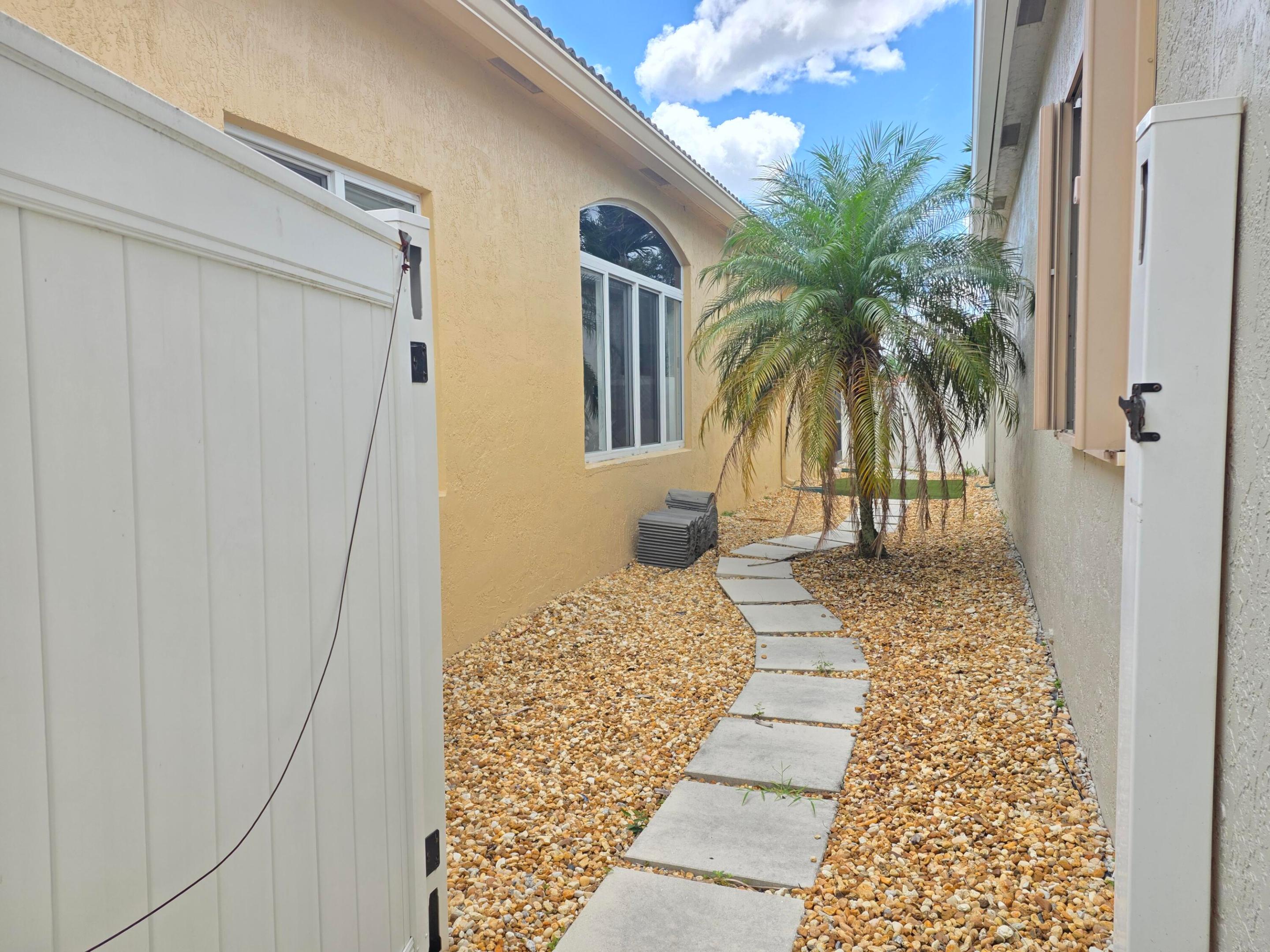 7200 Demedici Circle Property Photo 27