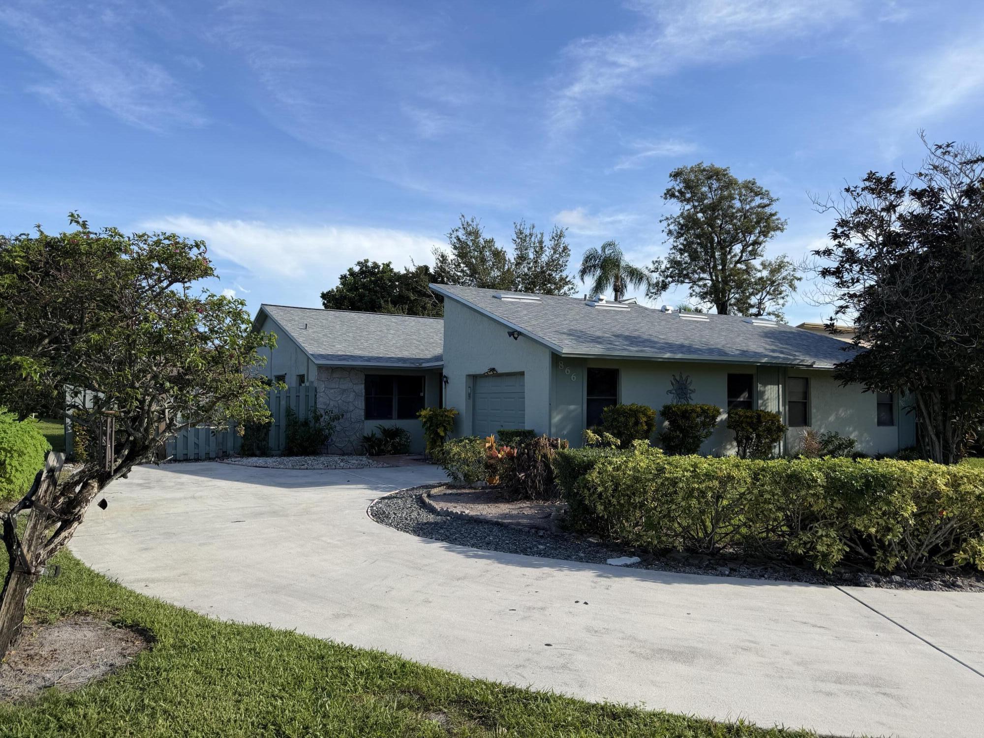 866 Nw 25th Avenue Property Photo 1