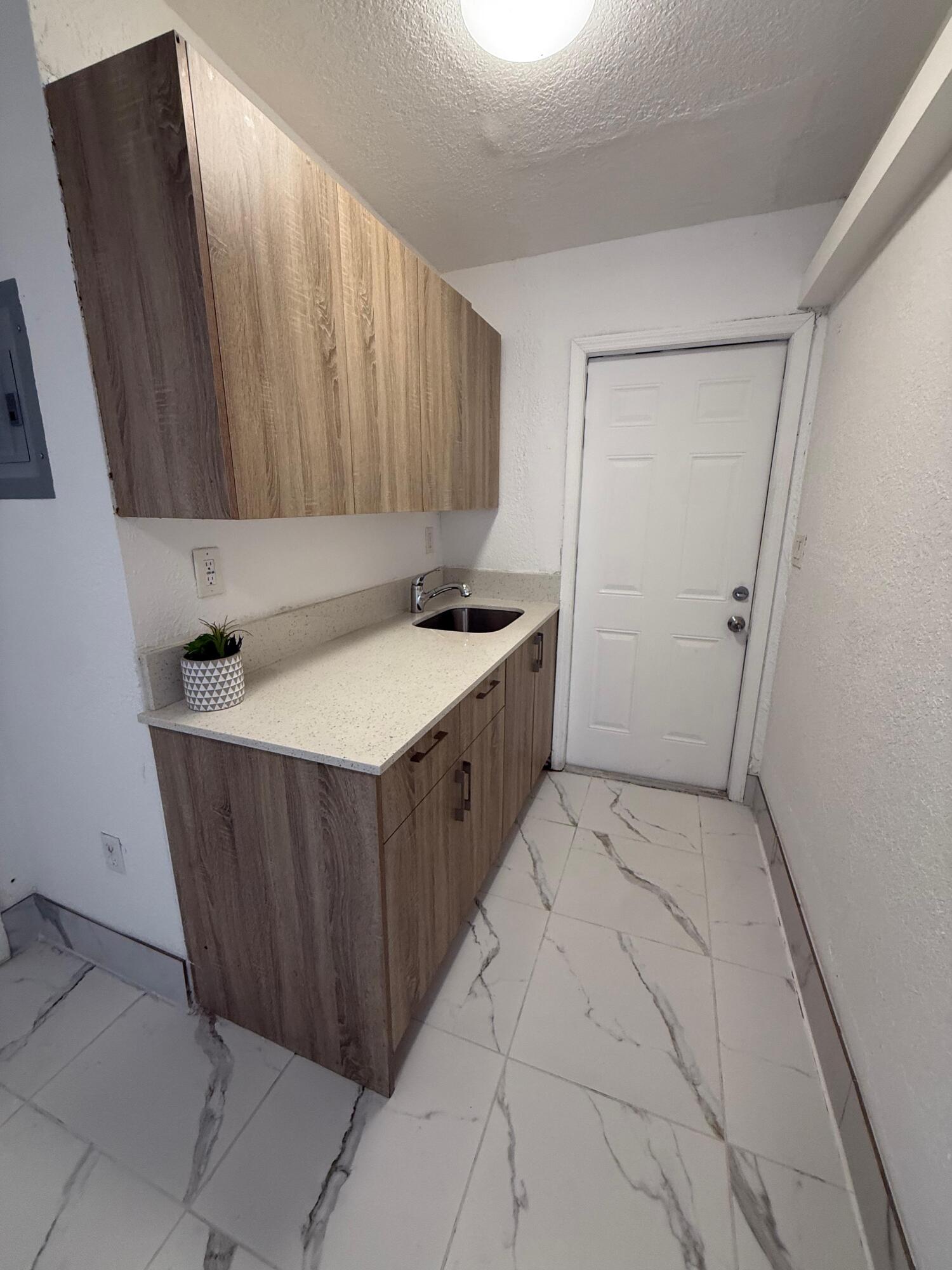1652 Madison Street Property Photo 2