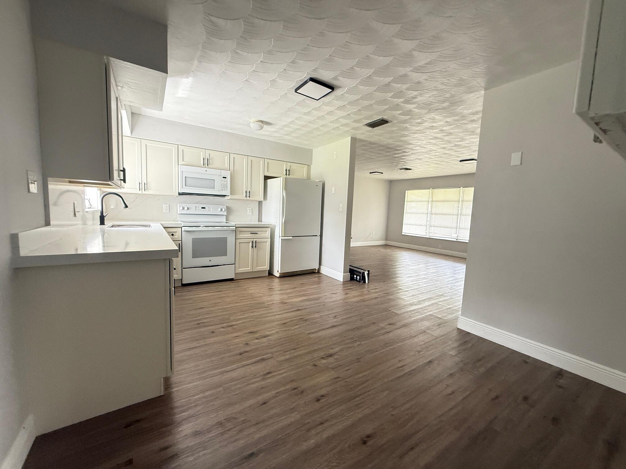 407 Willows Avenue Property Photo 1