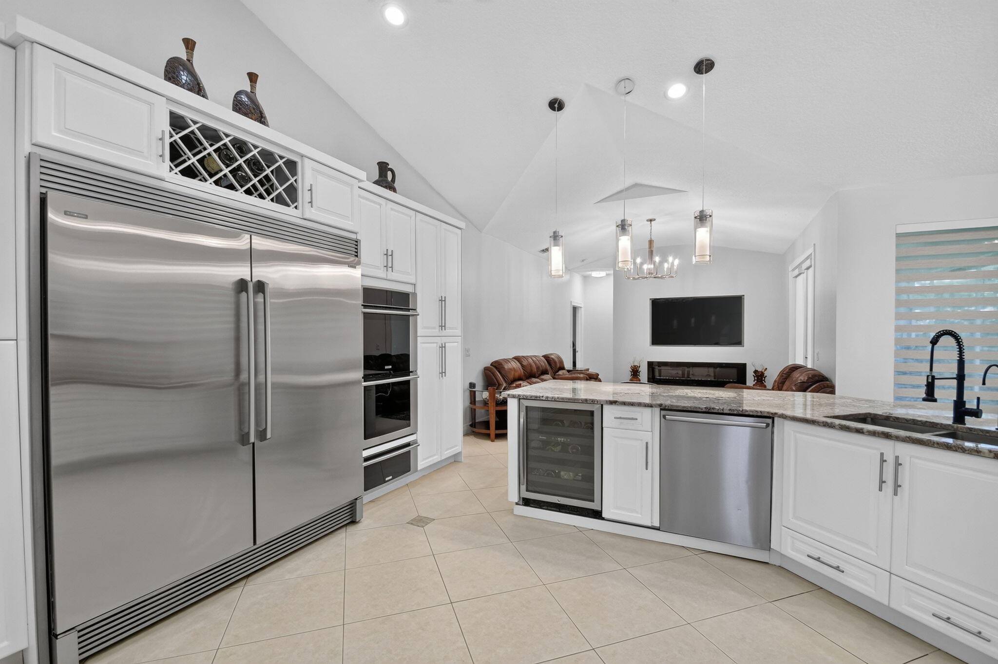 2676 Yarmouth Drive Property Photo 2