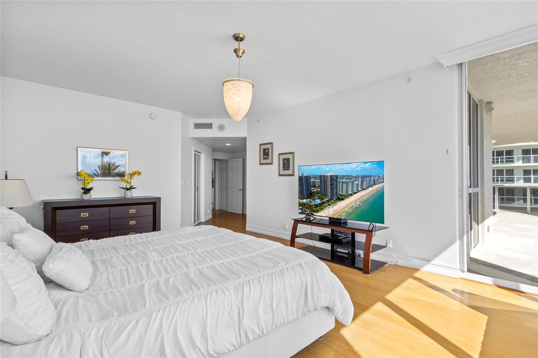 3200 N Ocean Boulevard 401 Property Photo 6