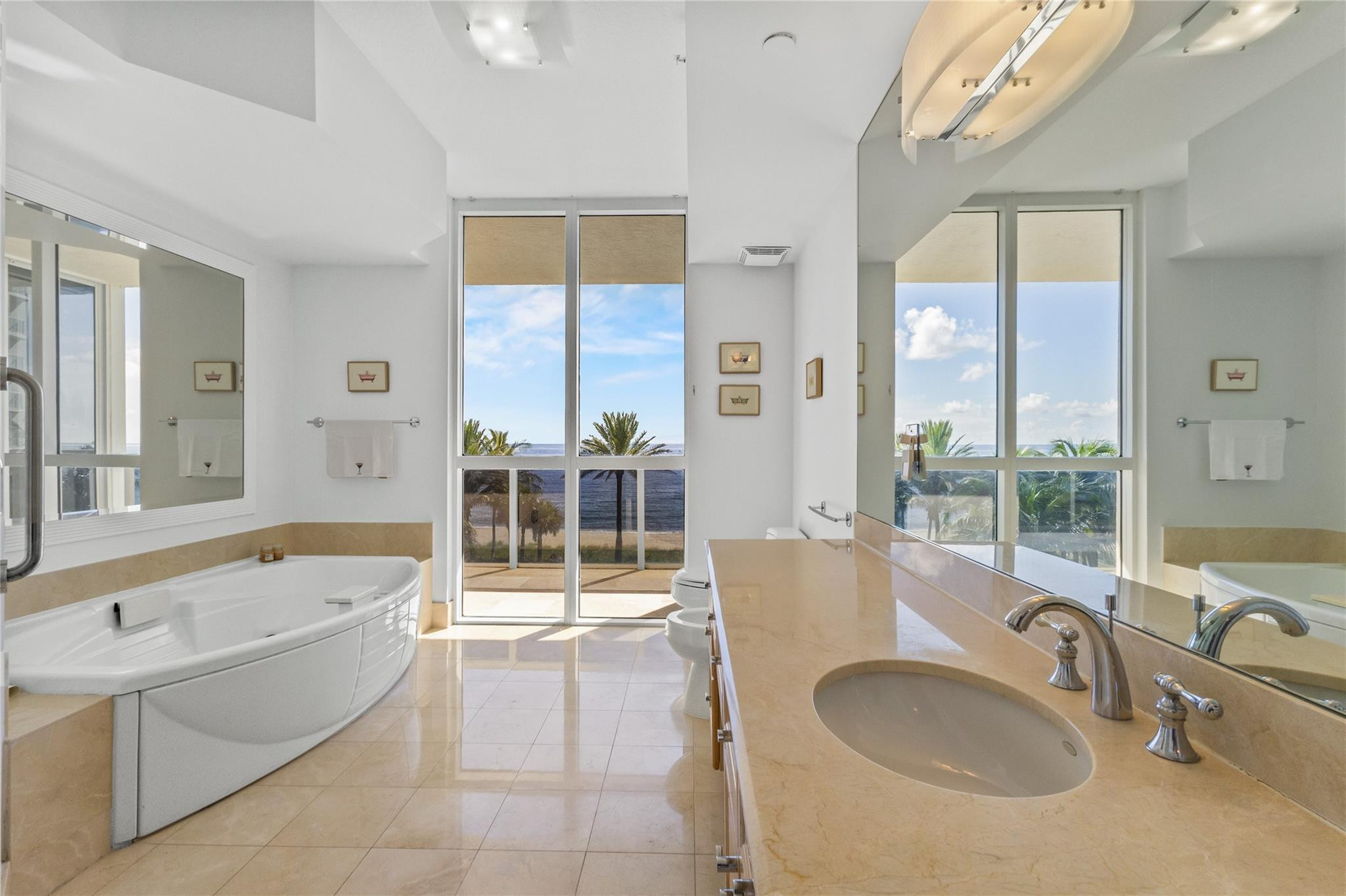 3200 N Ocean Boulevard 401 Property Photo 8