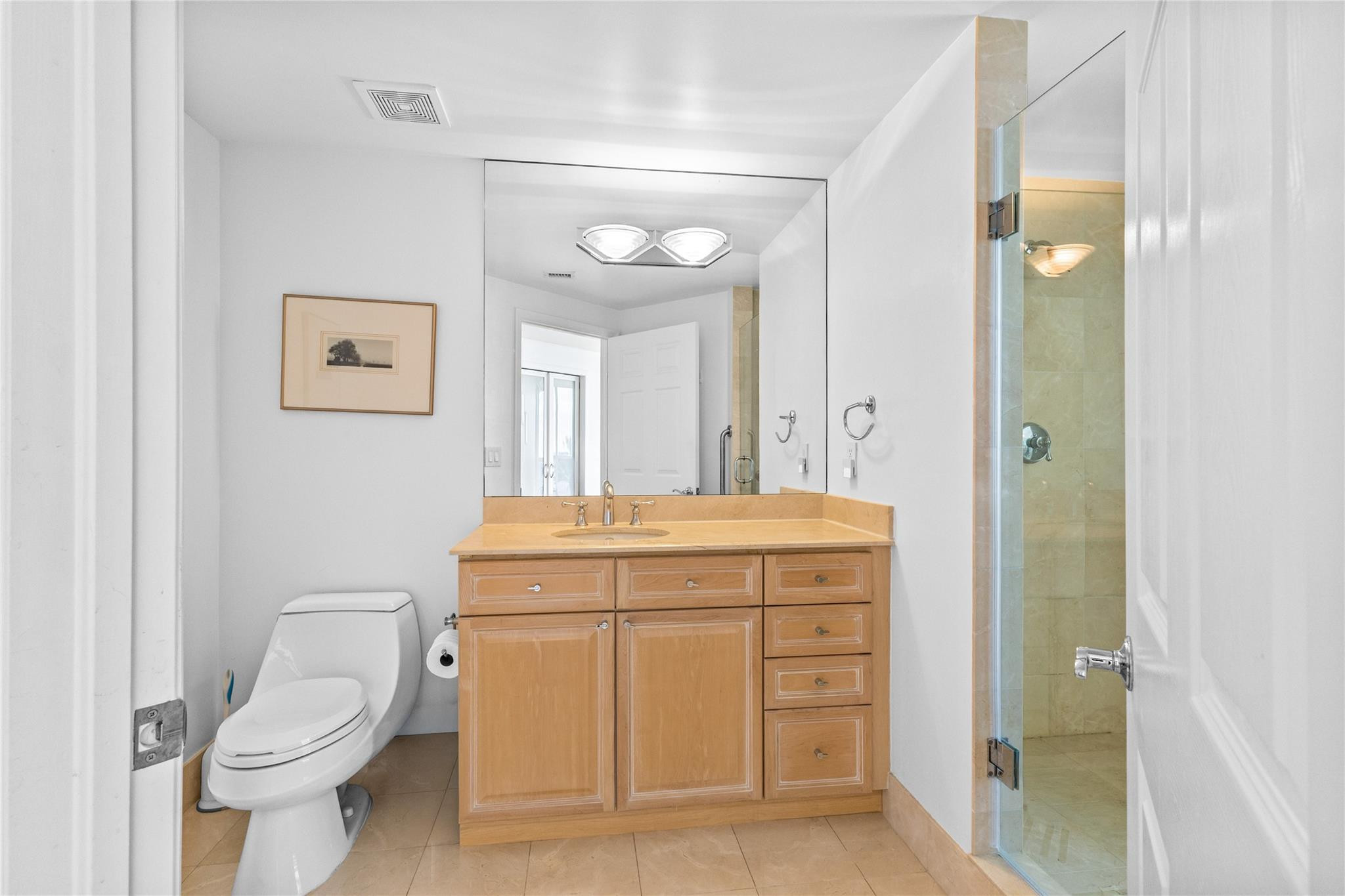 3200 N Ocean Boulevard 401 Property Photo 11