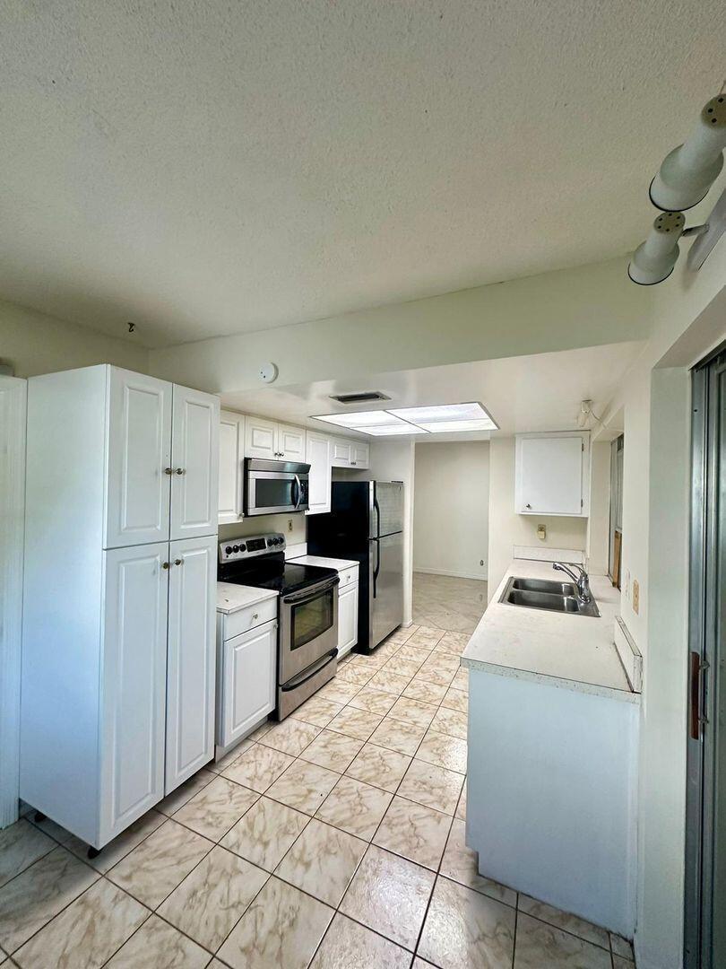 4106 Nw 47th Street Property Photo 13