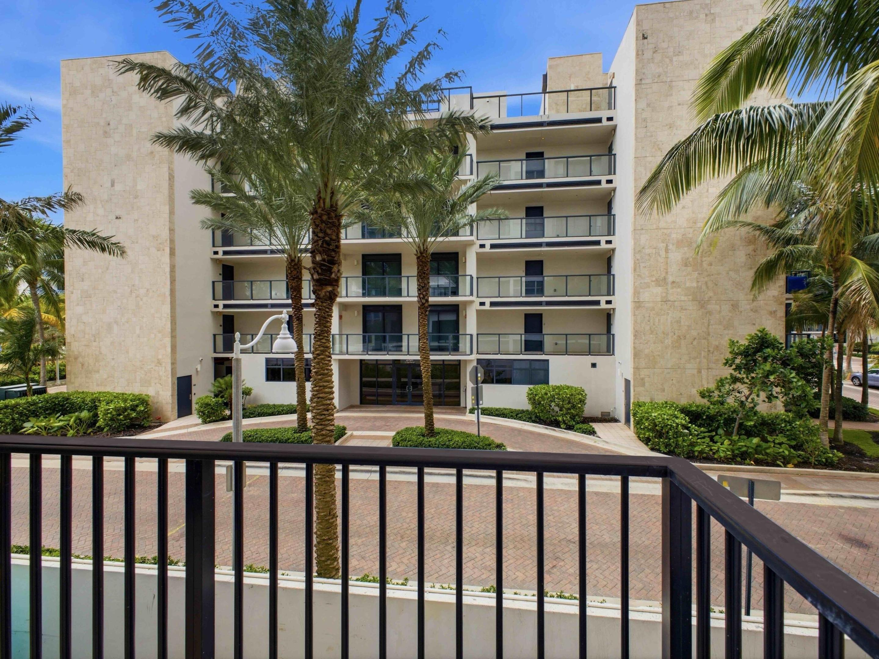 2101 S Ocean 202 Property Photo 2