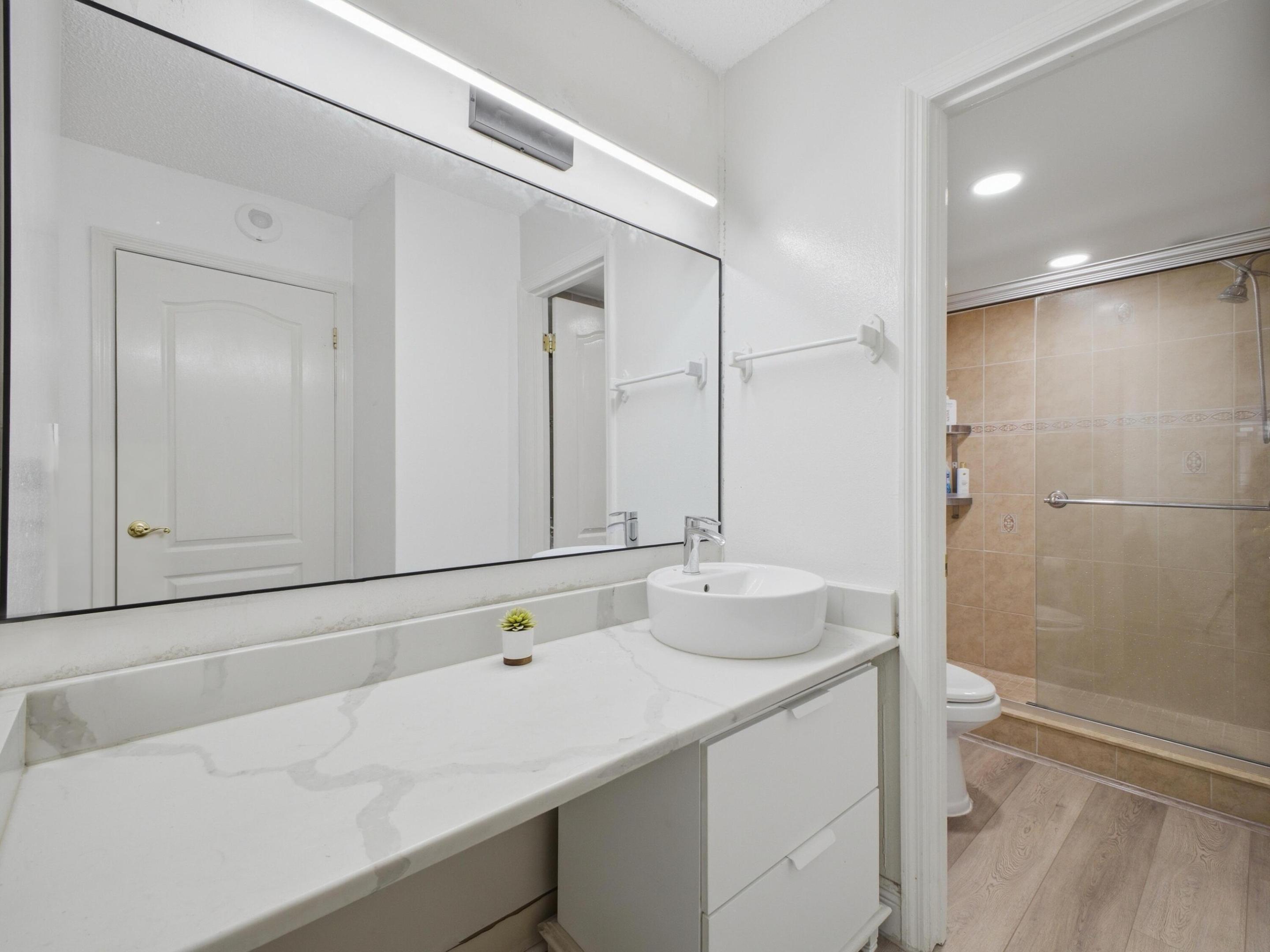 2101 S Ocean 202 Property Photo 3