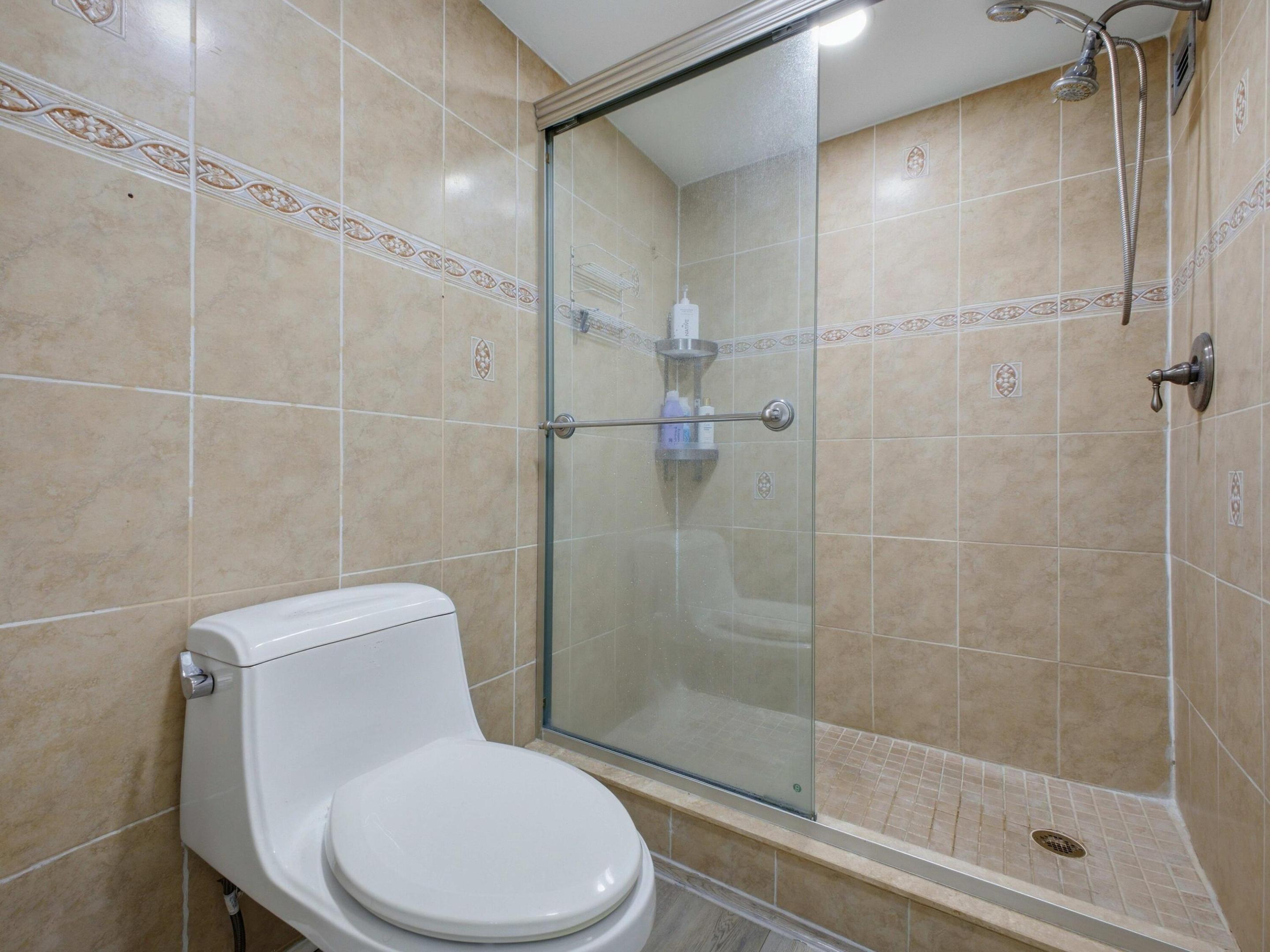 2101 S Ocean 202 Property Photo 4
