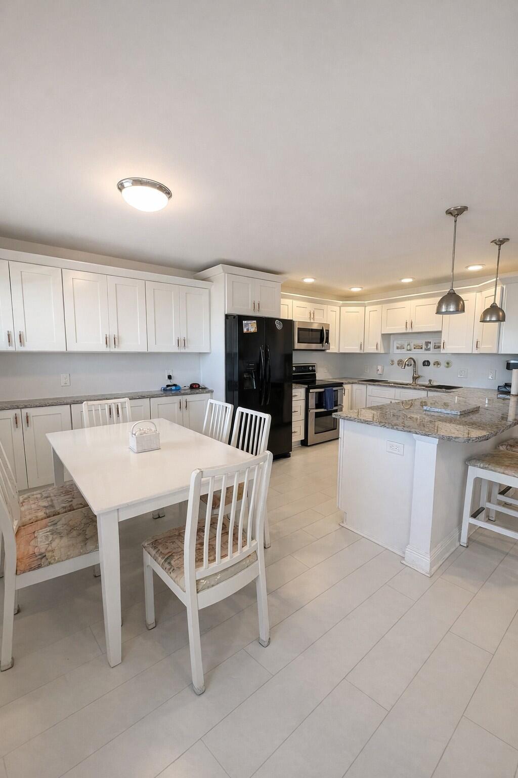 4057 WOLVERTON C Property Photo 1