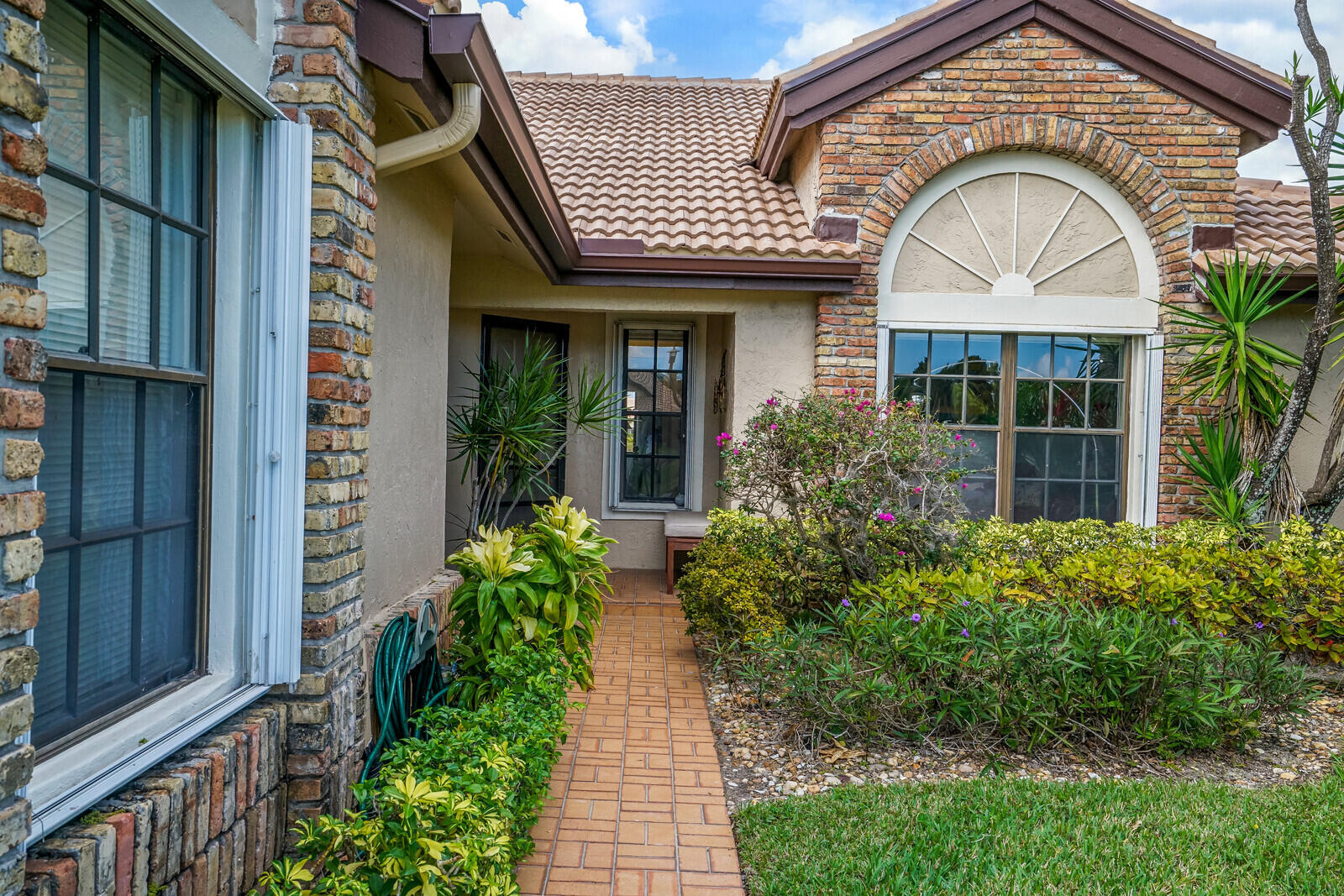 7235 Sweetbay Court Property Photo 1