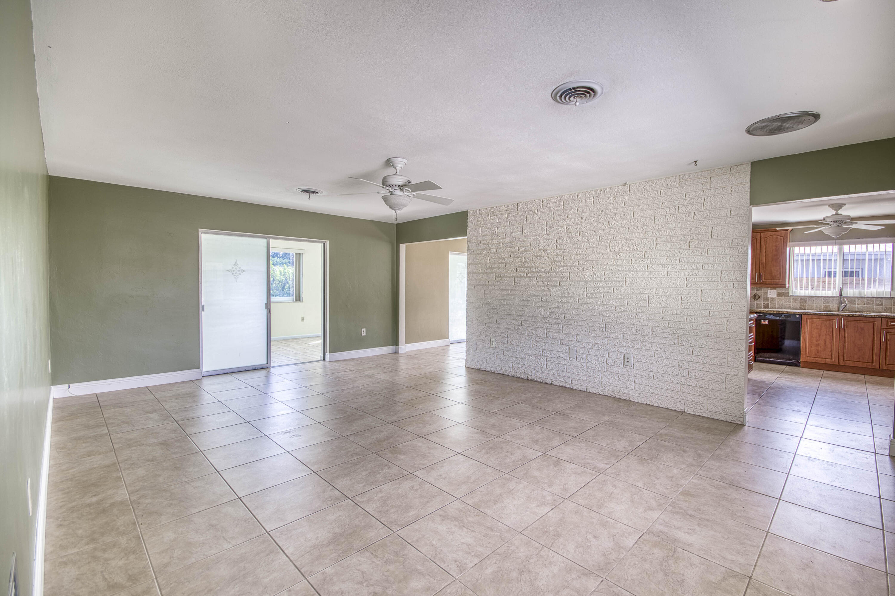 1025 Yale Drive Property Photo 6