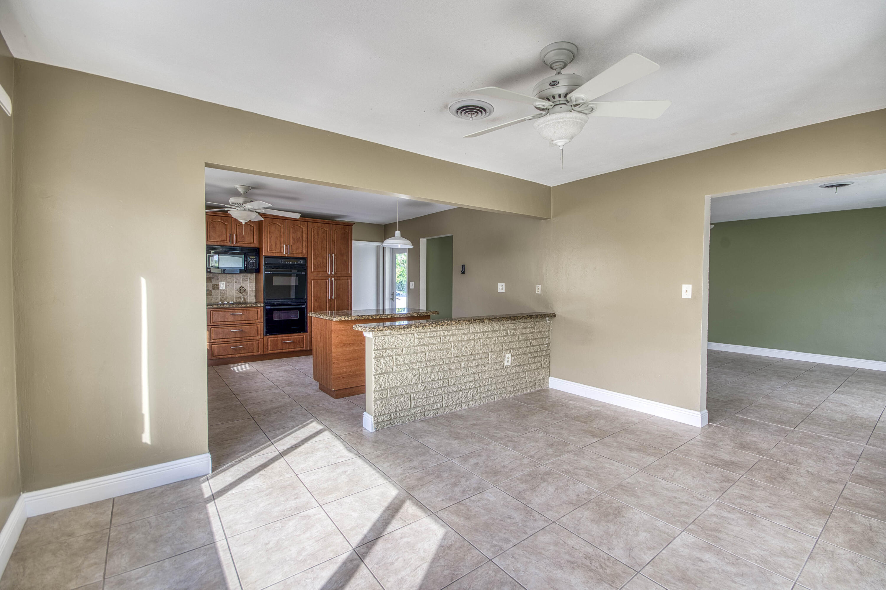 1025 Yale Drive Property Photo 9