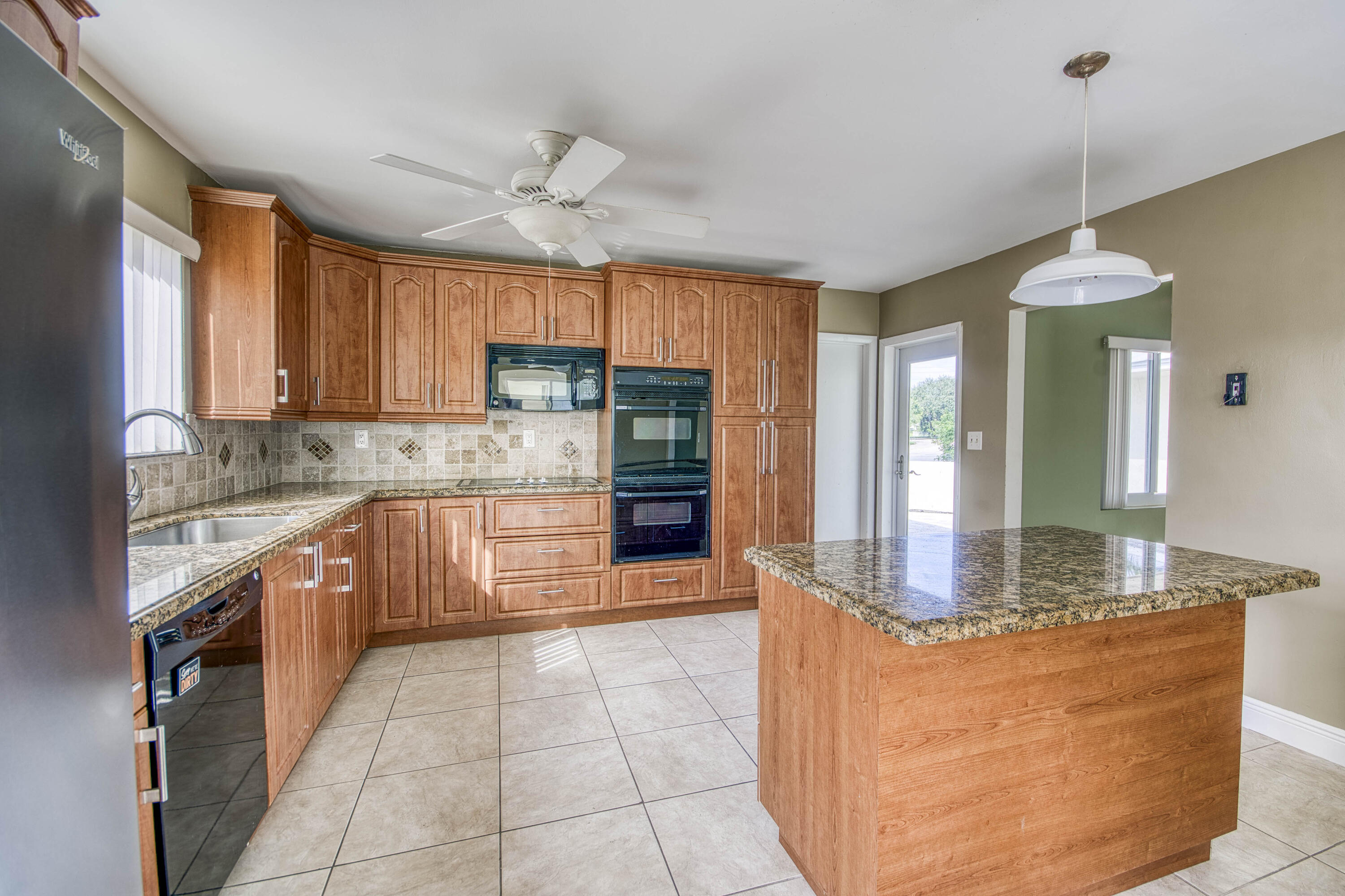 1025 Yale Drive Property Photo 10