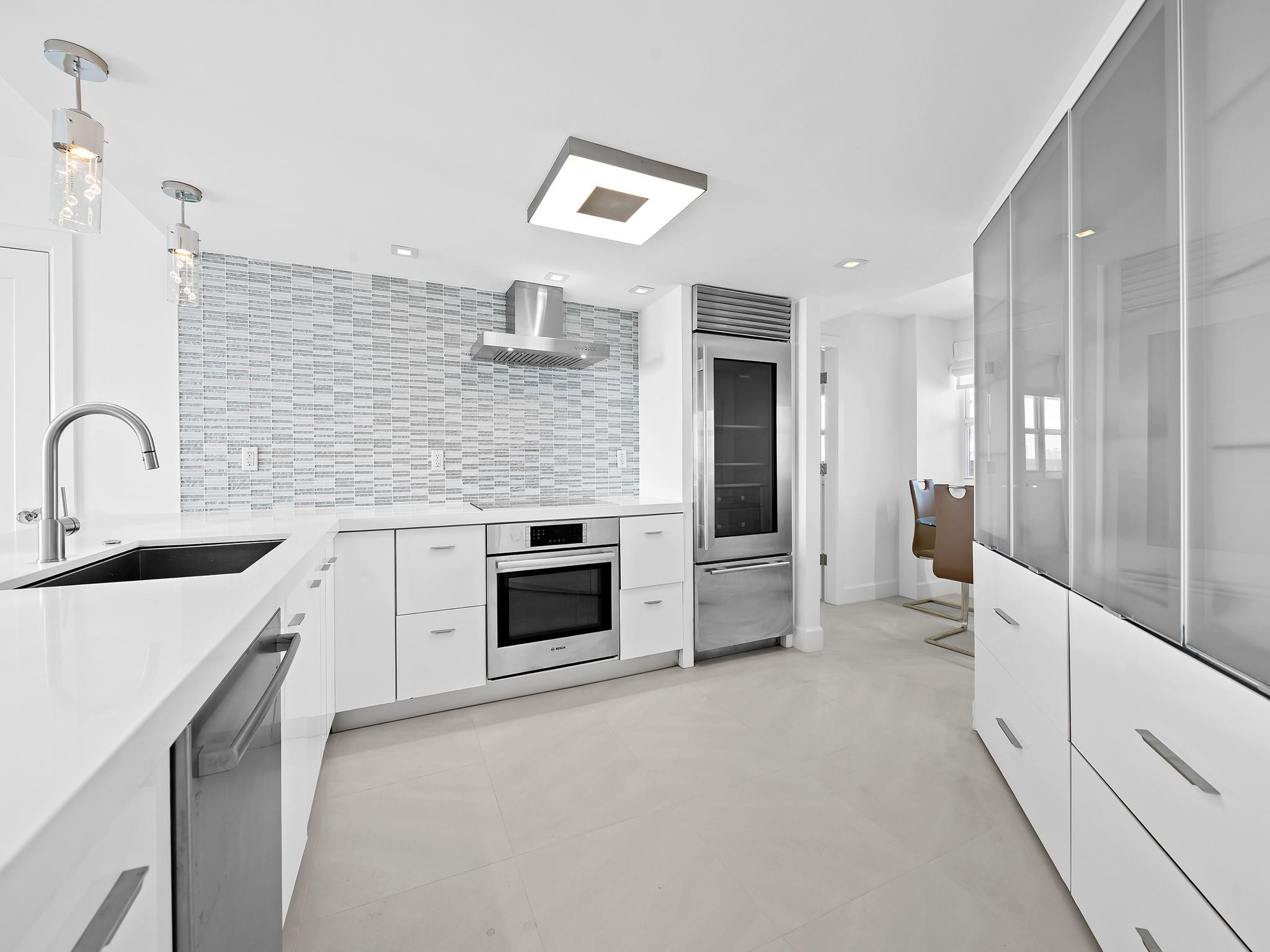 2000 S Ocean Drive 709 Property Photo 4