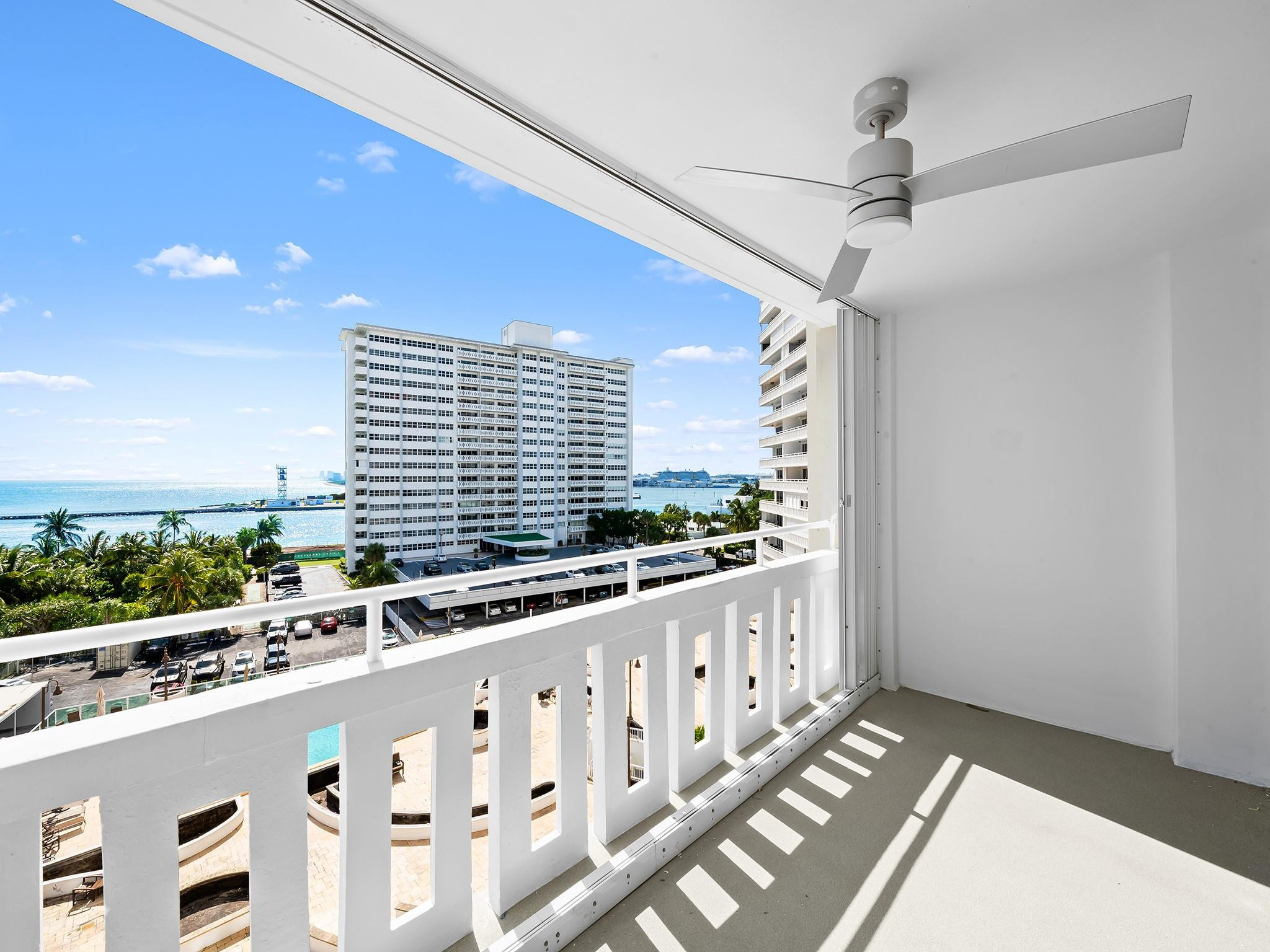 2000 S Ocean Drive 709 Property Photo 7