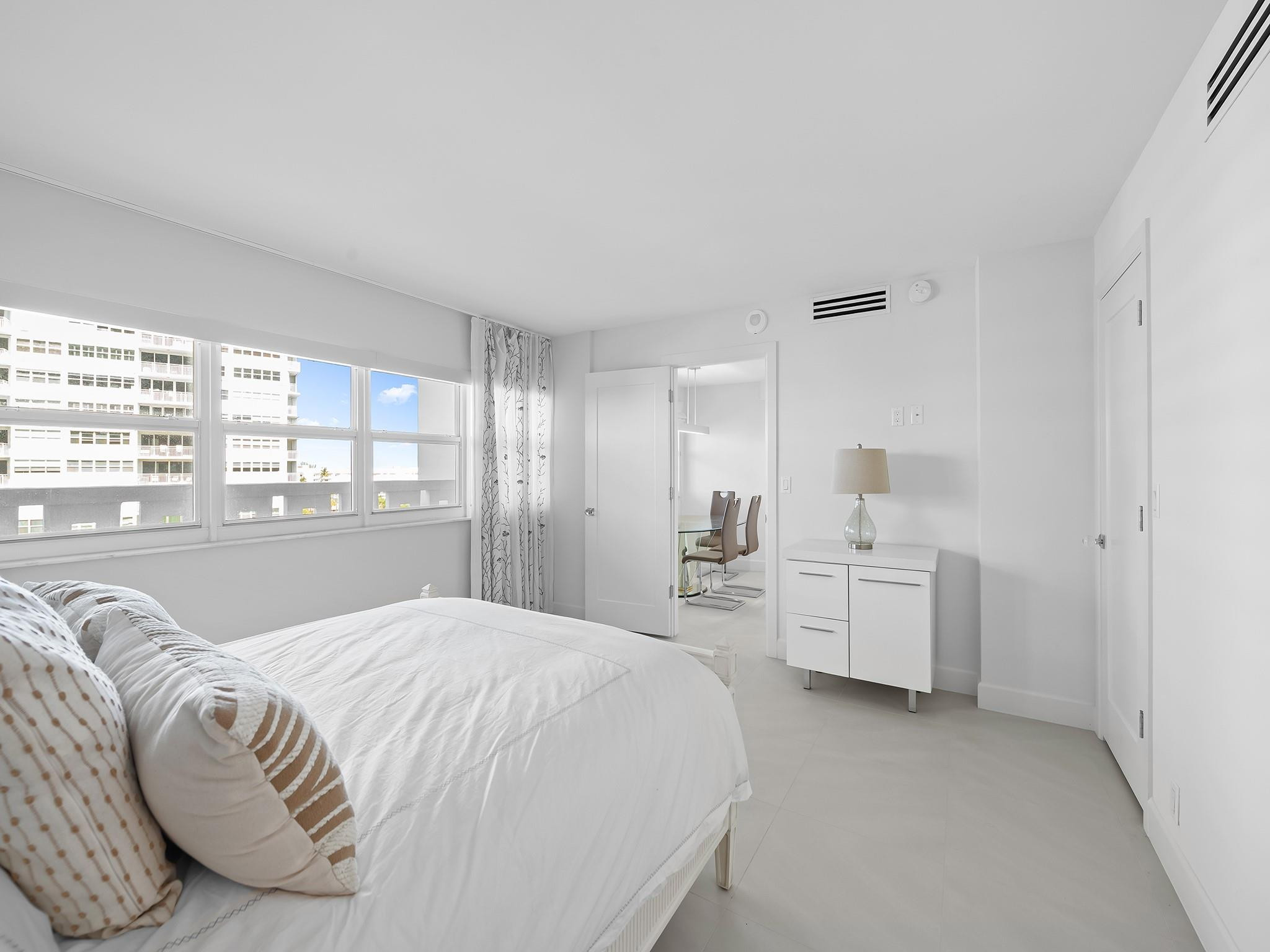 2000 S Ocean Drive 709 Property Photo 11