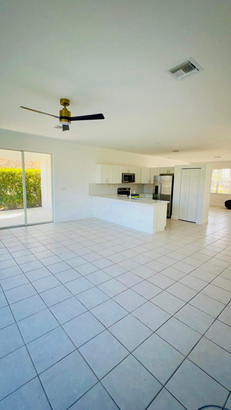 1196 Hatteras Circle Property Photo 3