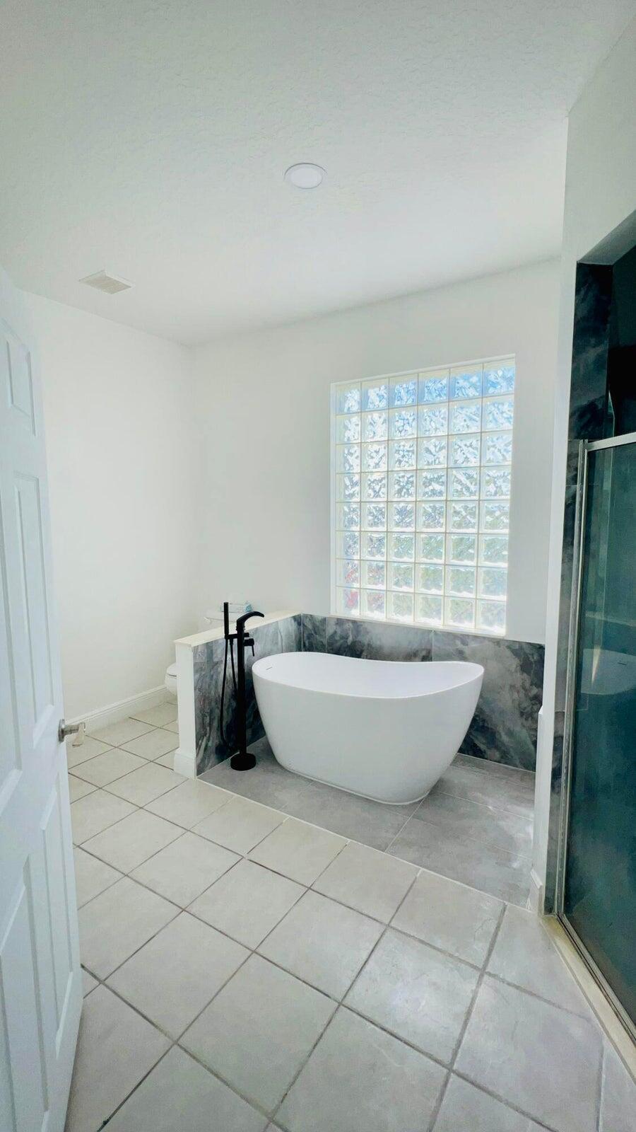 1196 Hatteras Circle Property Photo 8