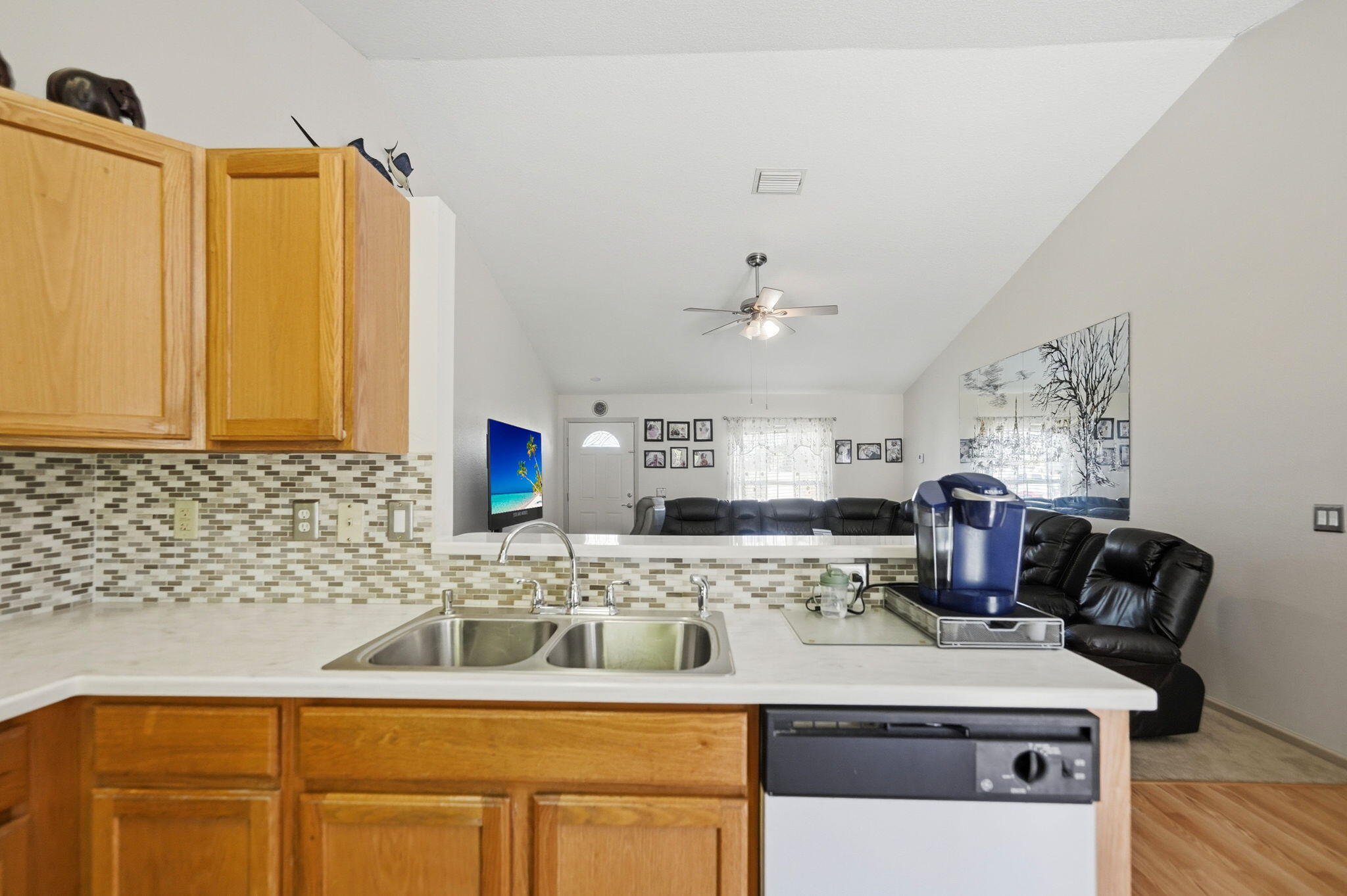 1402 Sw Broadview Street Property Photo 9