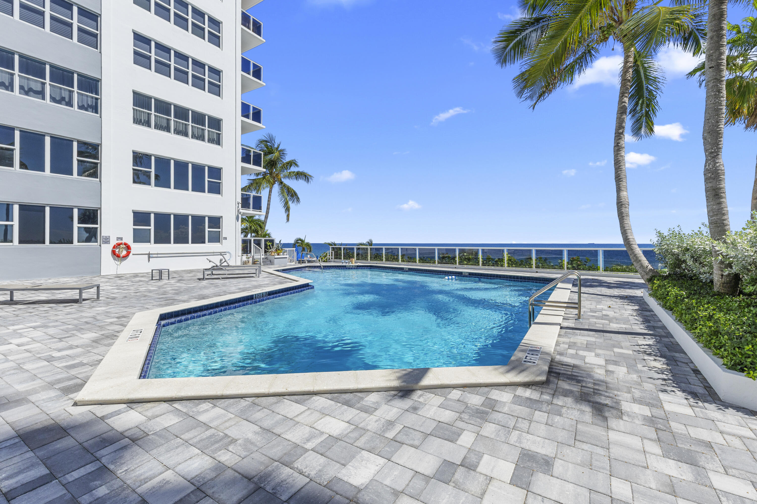 3700 GALT OCEAN Drive 815 Property Photo 1