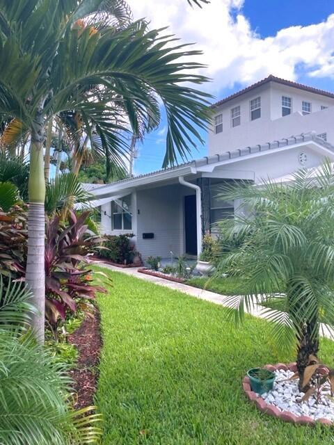 325 NOTTINGHAM Boulevard 1 Property Photo 1