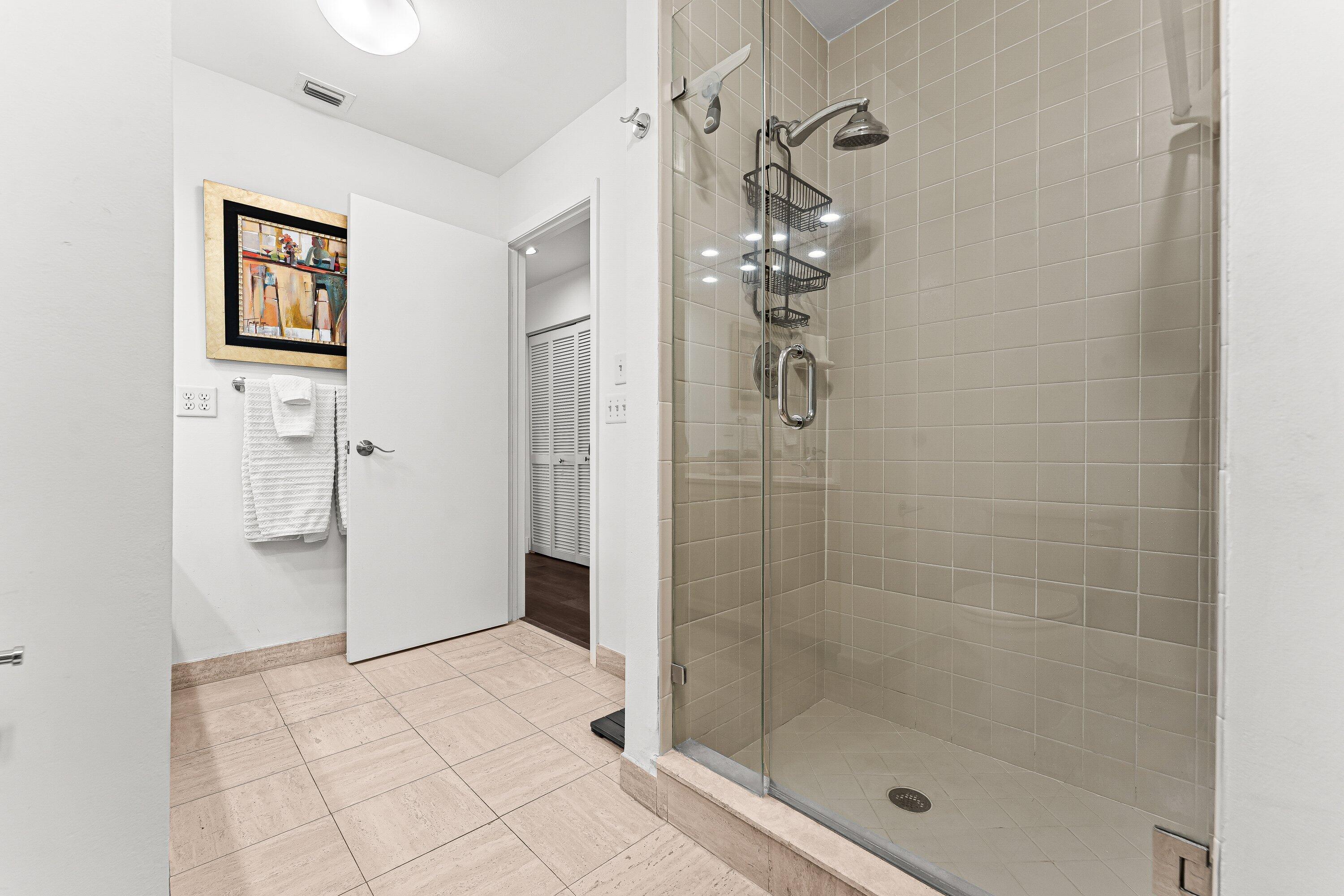 36 Eastgate Drive D Property Photo 17